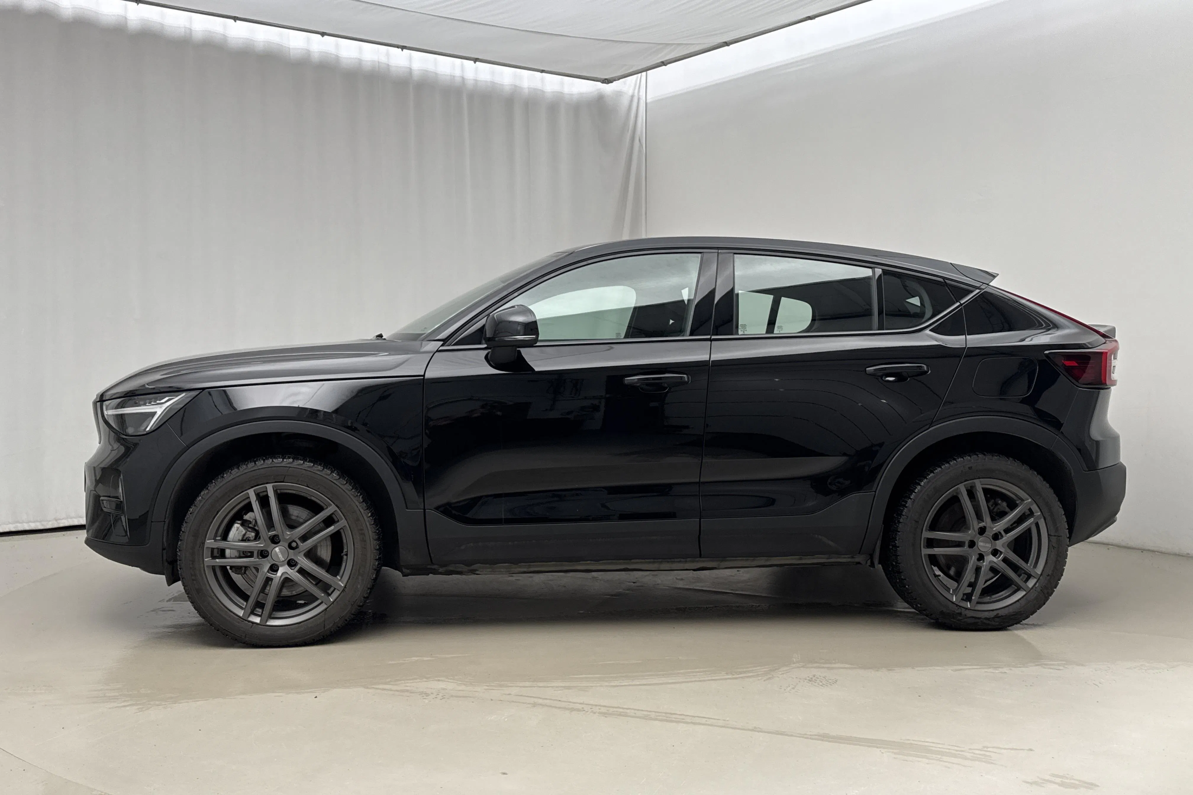 Presentationsfoto 2 av 24: Volvo C40 Recharge Twin (408hk) - 3 193 mil - Automat - svart - 2023