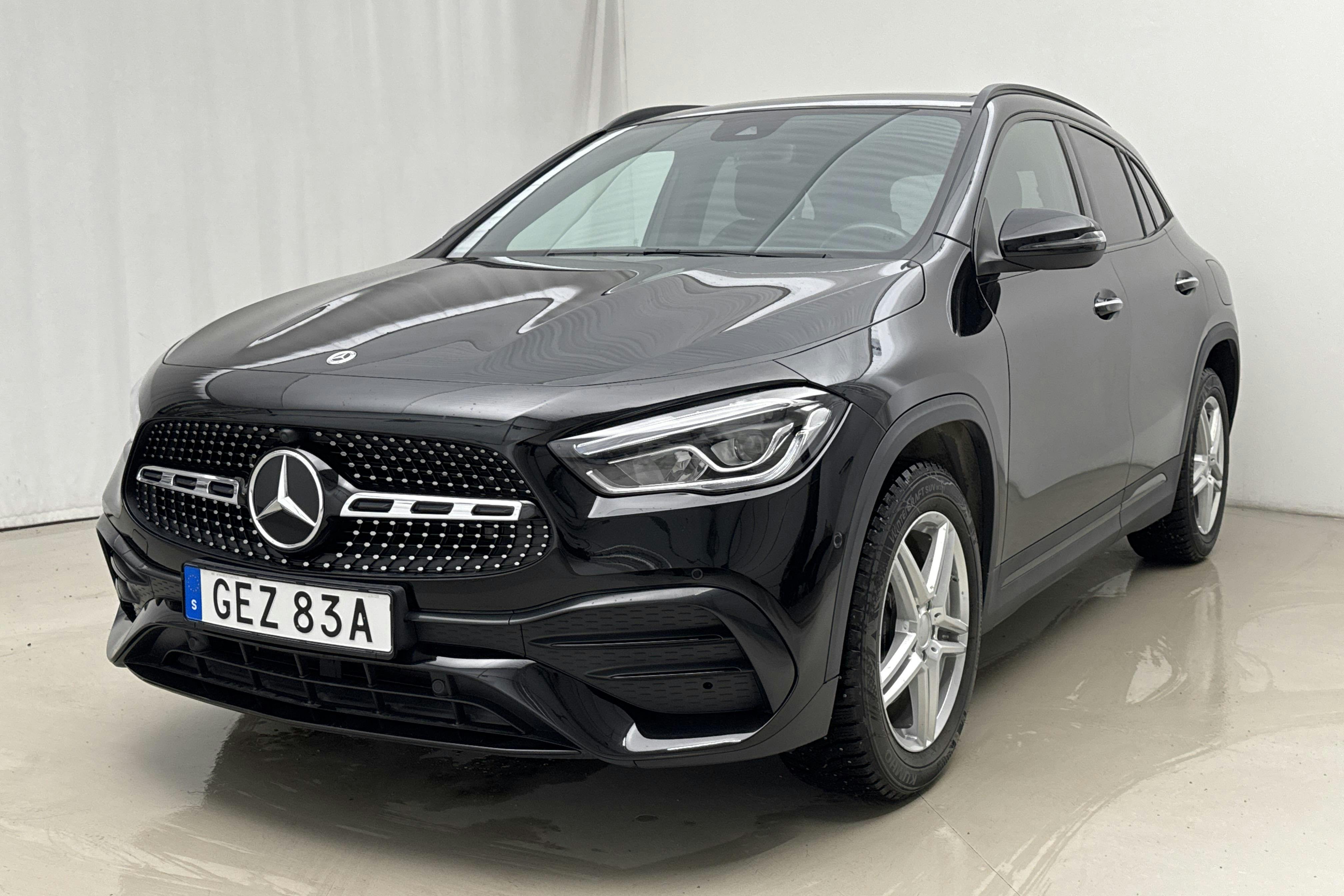 Presentation photo 1 of 23: Mercedes GLA 250 e H247 (218hk) - 38 240 km - Automatic - black - 2023