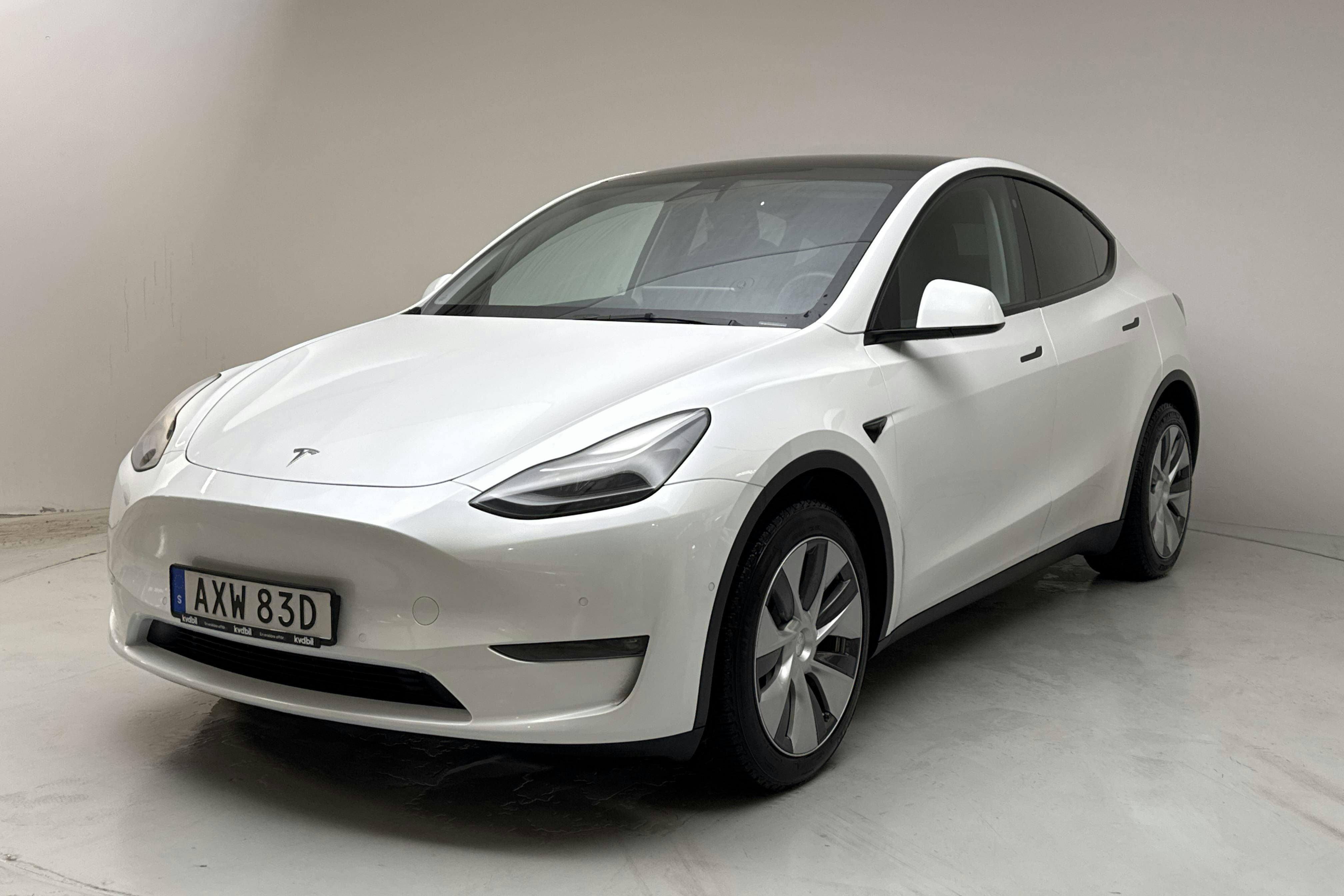 Presentation photo 1 of 18: Tesla Model Y Long Range Dual Motor AWD - 102 200 km - Automatic - white - 2022