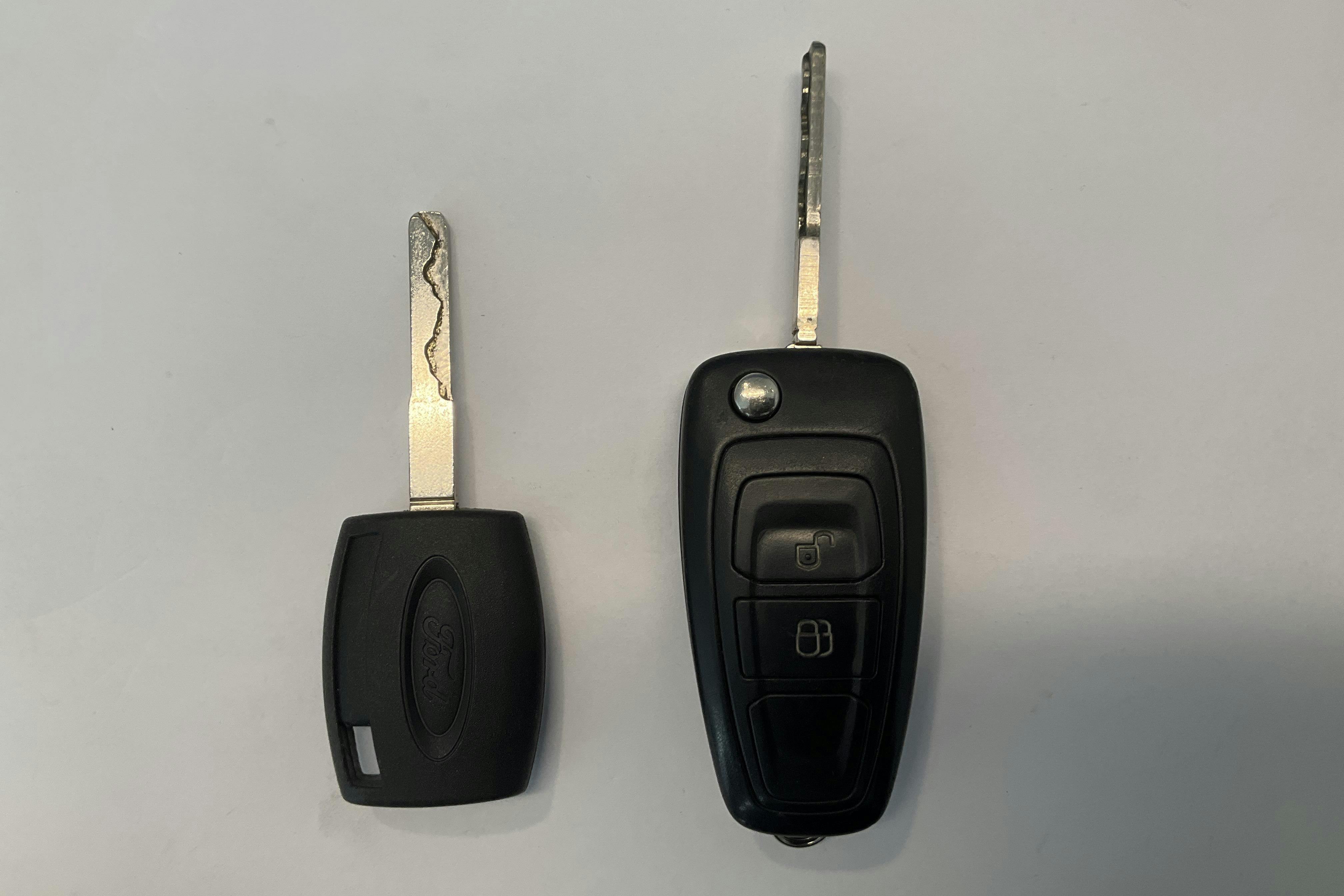 Præsentationsfoto 15 af 15: Ford Ranger 2.2 TDCi 4WD (150hk) - 104 110 kilometer - Manuel - Hvid - 2012