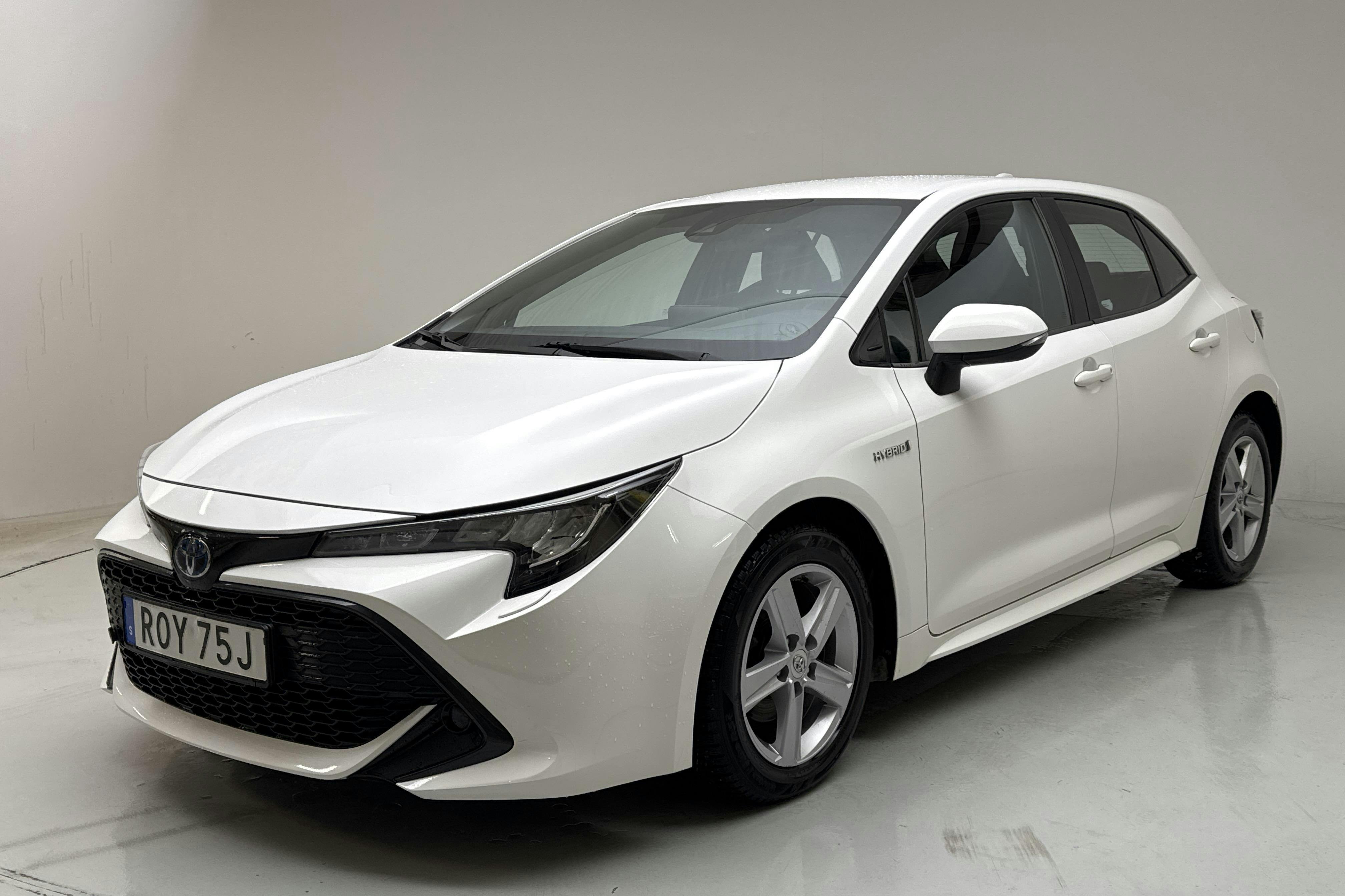 Presentation photo 1 of 13: Toyota Corolla 1.8 Hybrid 5dr (122hk) - 114 600 km - Automatic - white - 2020