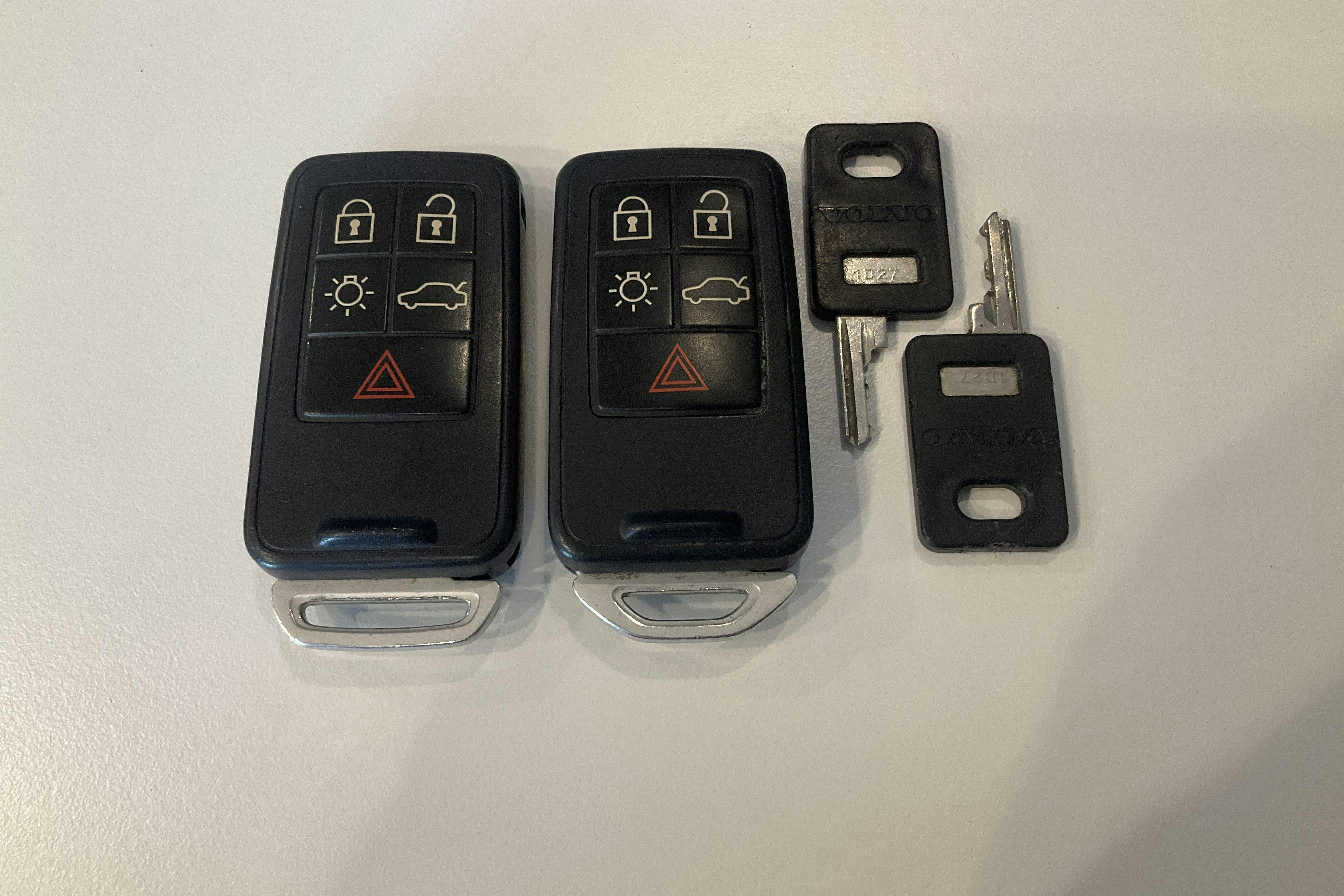 Presentationsfoto 16 av 16: Volvo V60 D4 AWD (181hk) - 15 925 mil - Automat - svart - 2015