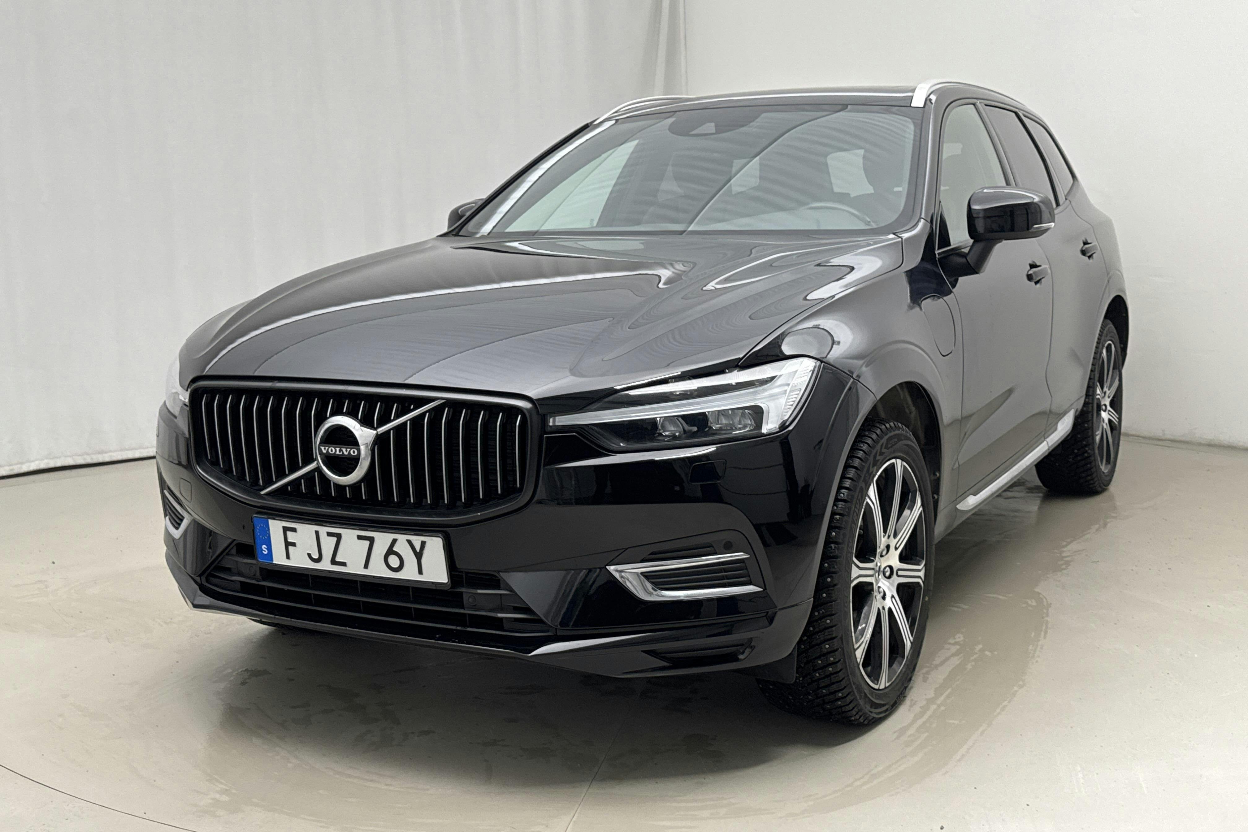 Presentationsfoto 1 av 21: Volvo XC60 T6 AWD Recharge (340hk) - 9 435 mil - Automat - svart - 2021
