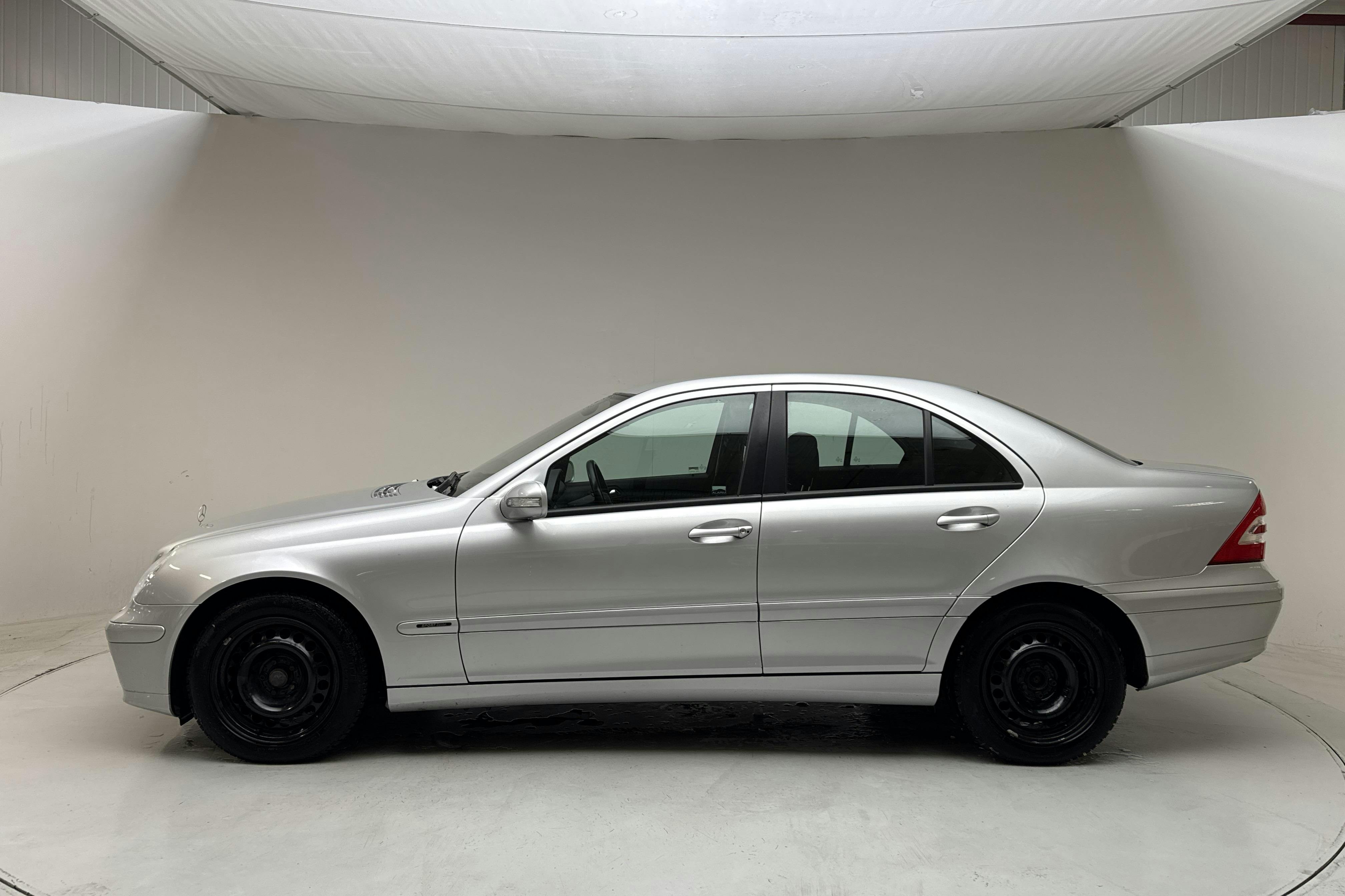 Presentationsfoto 2 av 12: Mercedes C 180 Kompressor W203 (143hk) - 7 668 mil - Automat - silver - 2005