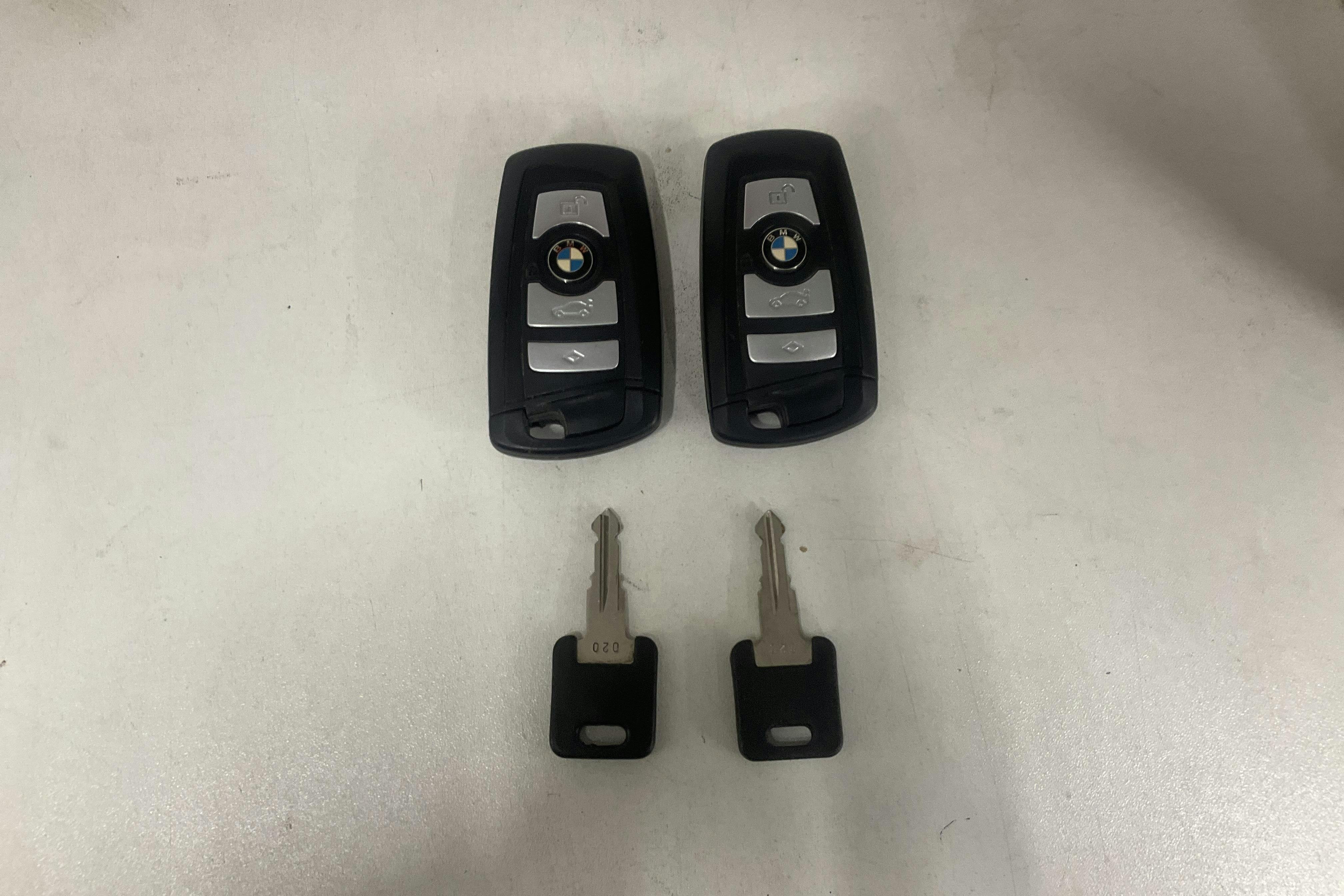 Presentationsfoto 15 av 15: BMW 520d xDrive Touring, F11 (184hk) - 19 679 mil - Automat - svart - 2014