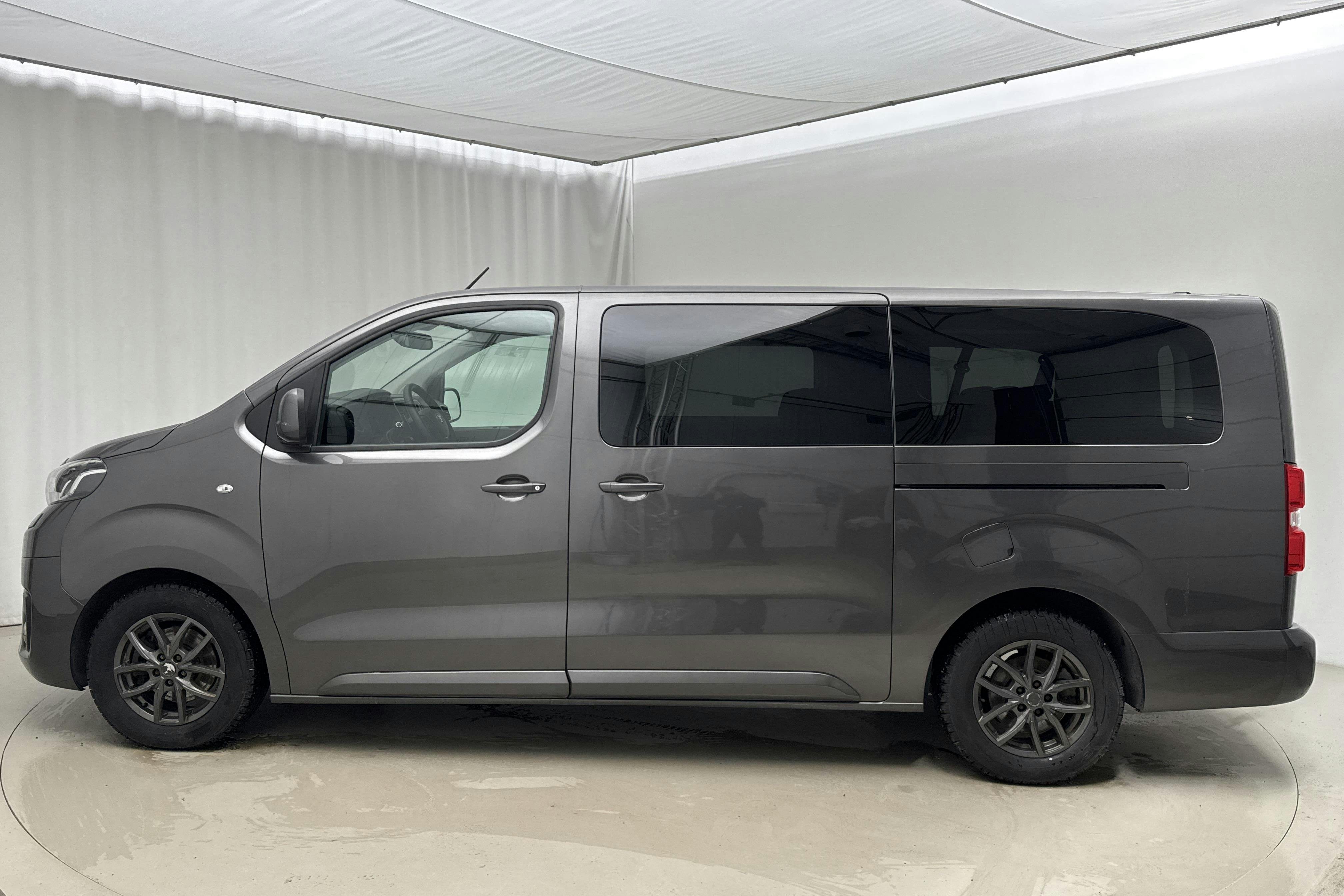 Presentation photo 2 of 15: Toyota PROACE Verso 2.0D (140hk) - 194 430 km - Automatic - Dark Grey - 2022