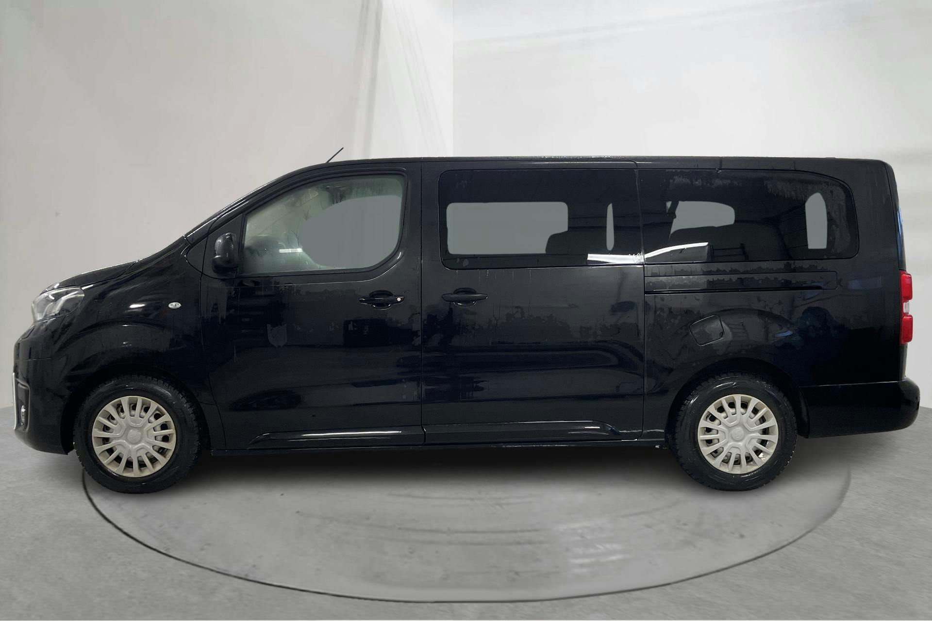 Presentationsfoto 2 av 17: Toyota PROACE Verso 1.5D (120hk) - 5 134 mil - Manuell - svart - 2019