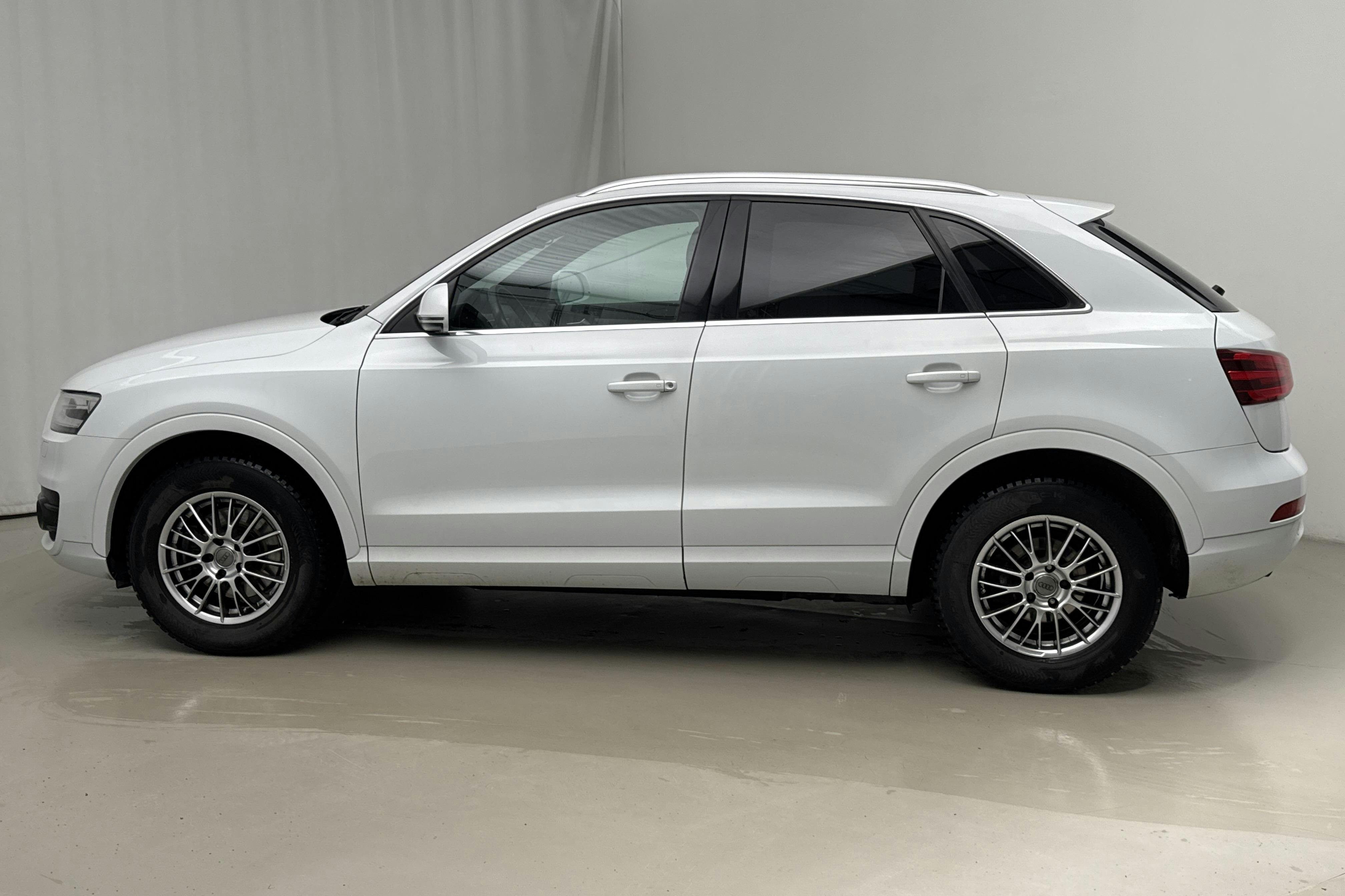 Presentation photo 2 of 13: Audi Q3 2.0 TFSI quattro (170hk) - 130 470 km - Automatic - white - 2014