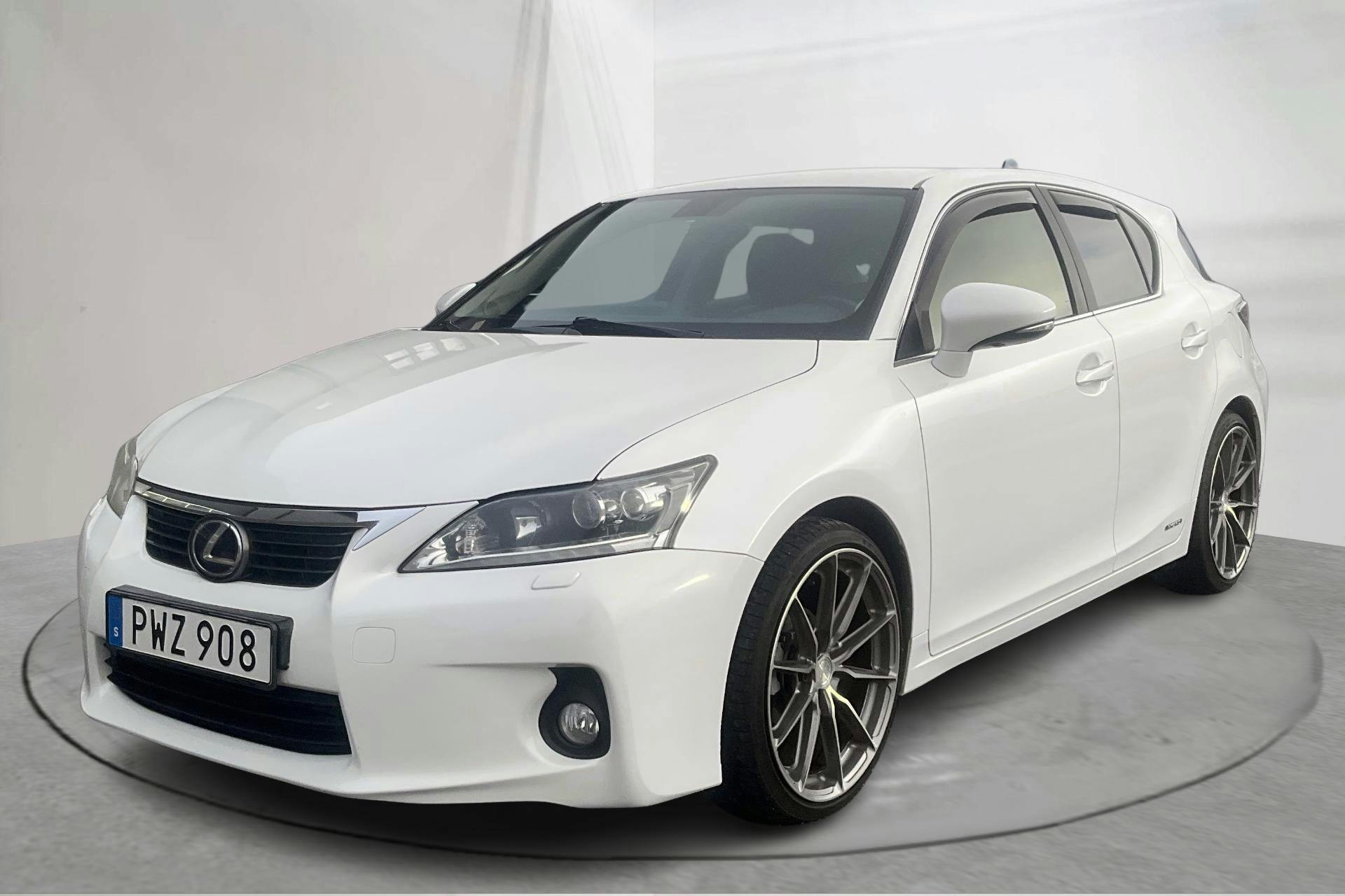 Zdjęcie prezentacyjne 1 z 14: Lexus CT 200h (99hk) - 209 490 km - Automatyczna - biały - 2011