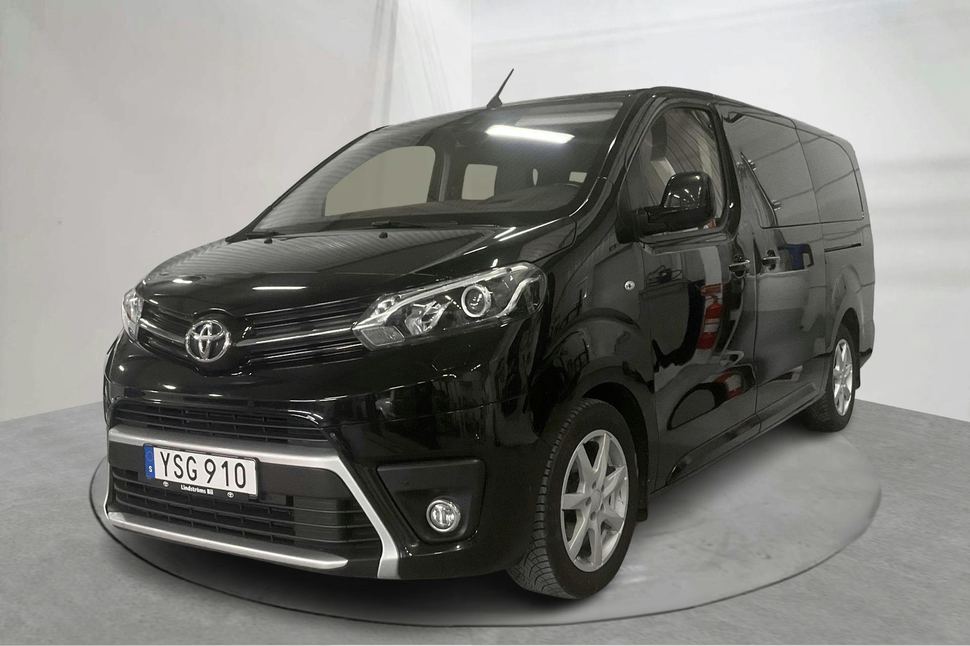 Presentation photo 1 of 21: Toyota PROACE Verso 2.0D (180hk) - 220 230 km - Automatic - black - 2018