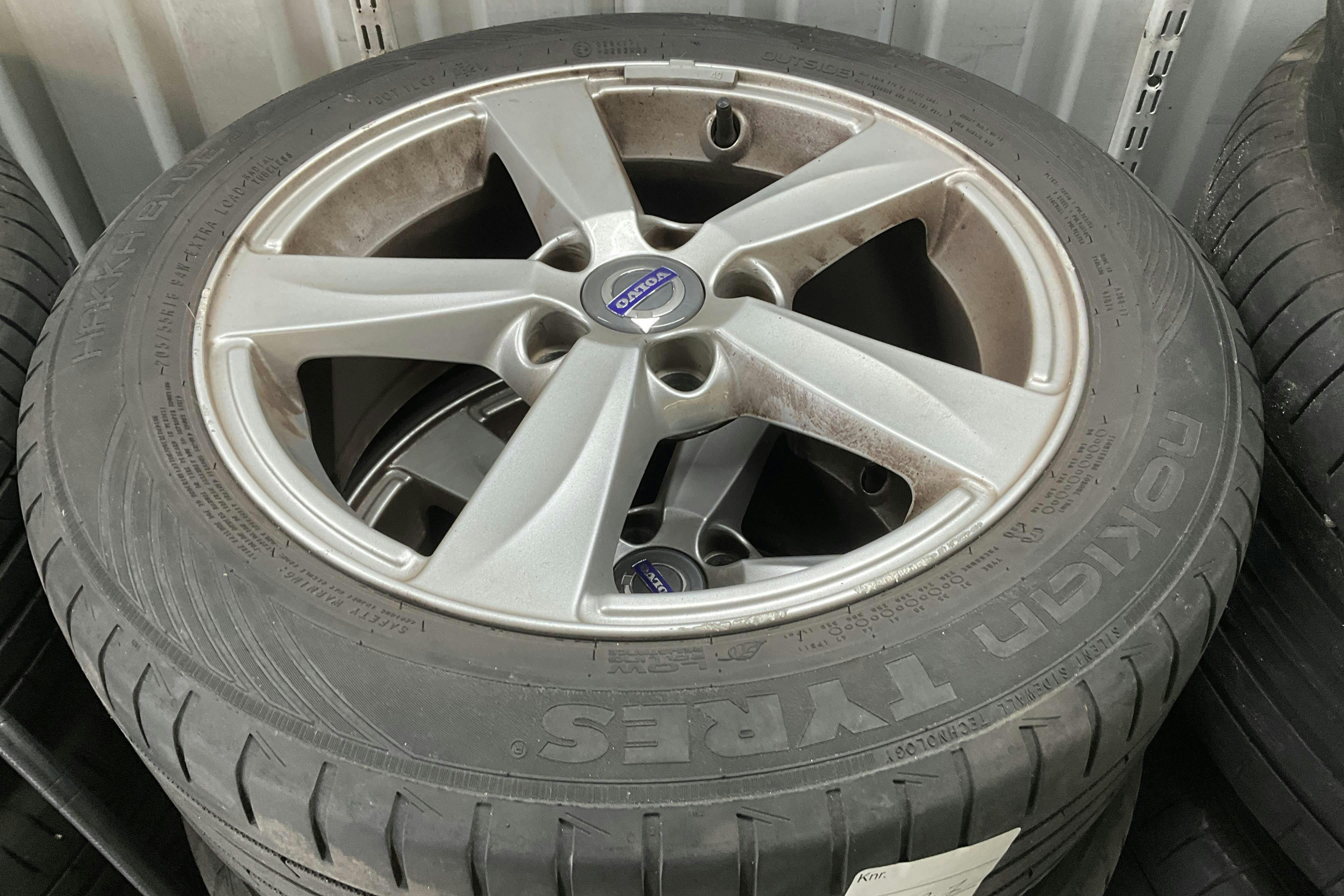 Presentationsfoto 12 av 12: Volvo V40 D2 (115hk) - 13 980 mil - Manuell - svart - 2015