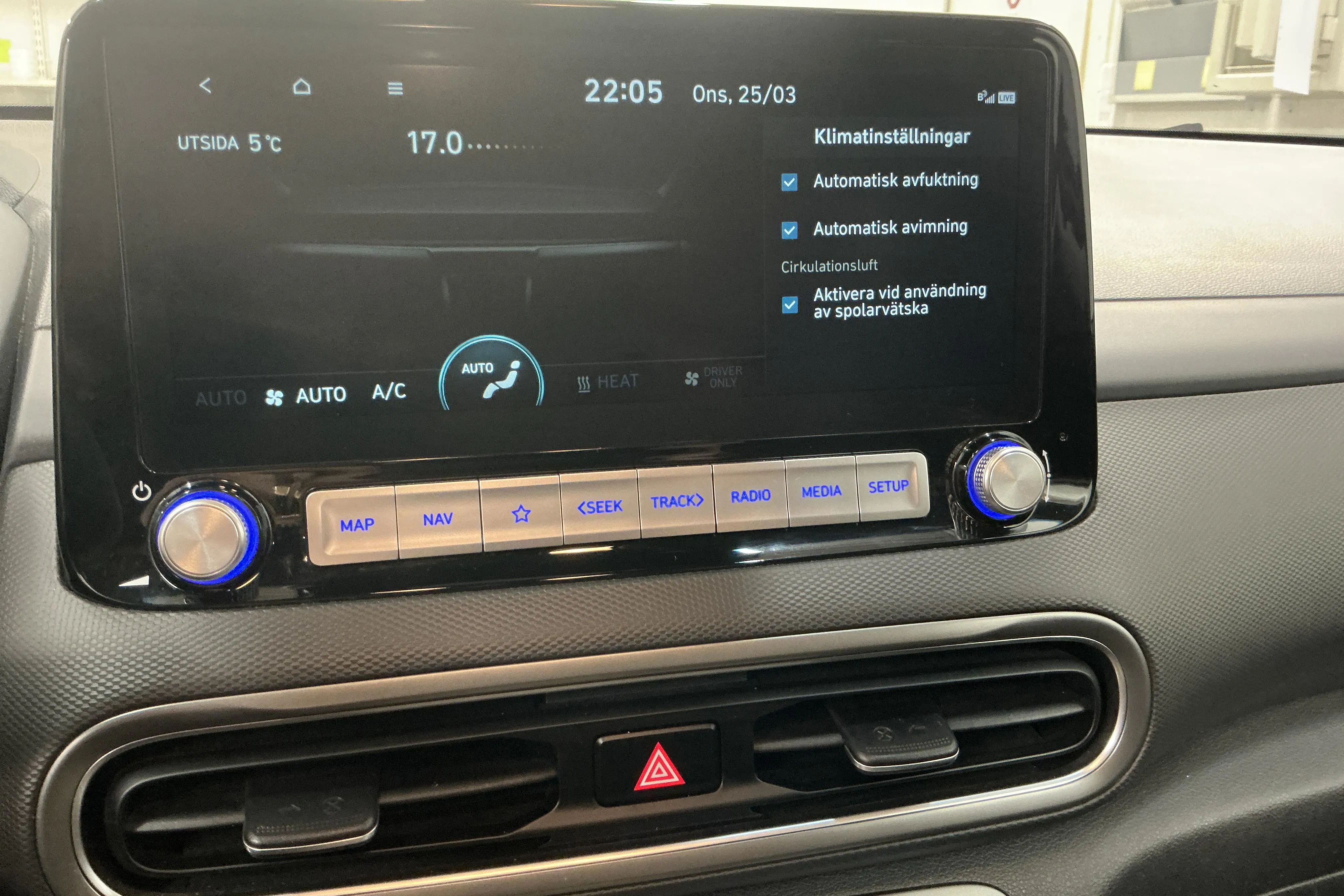 Presentationsfoto 16 av 16: Hyundai Kona Electric Standard Range 39kWh (136hk) - 7 589 mil - Automat - vit - 2021