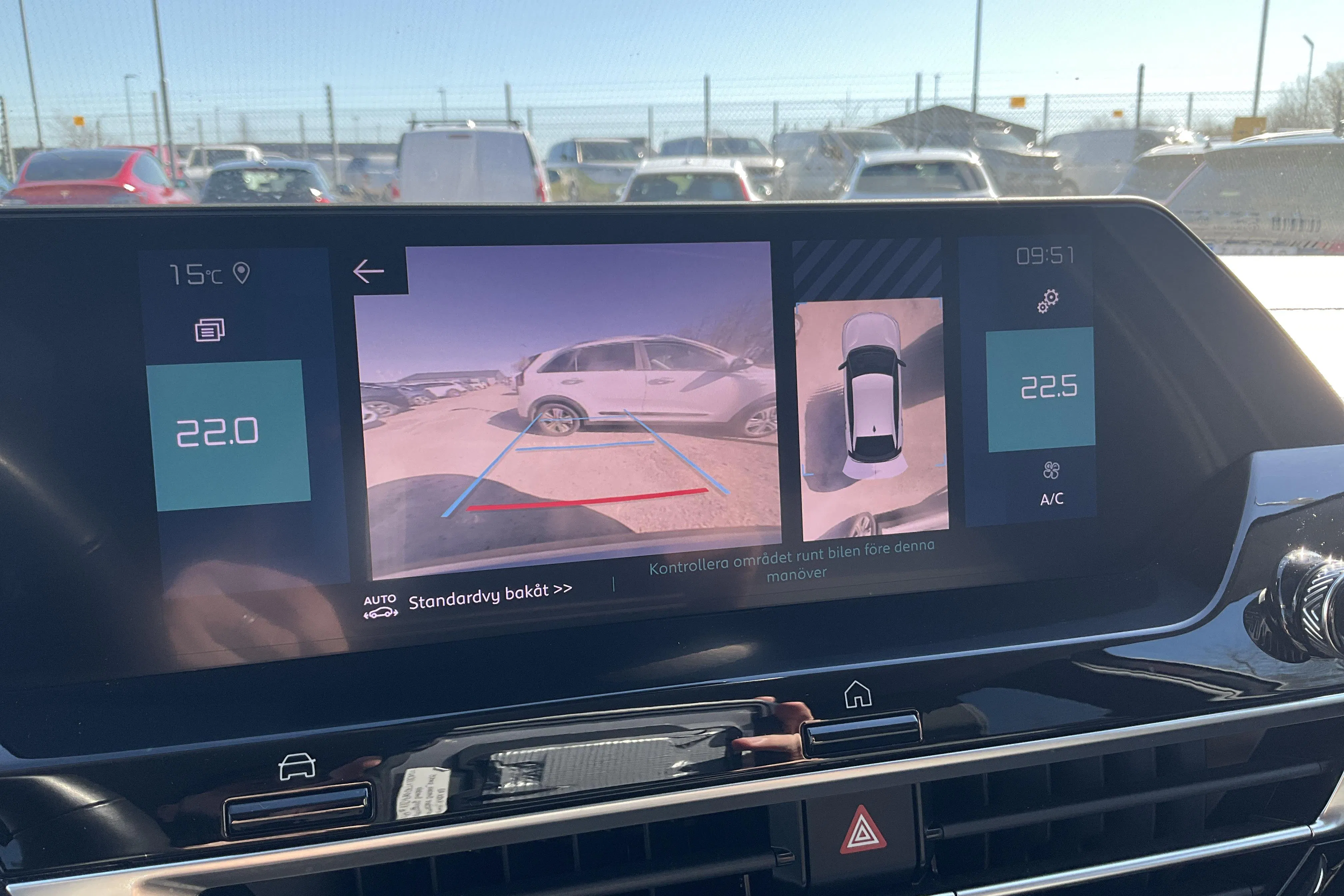 Presentationsfoto 17 av 17: Citroën e-C4 50kWh (136hk) - 6 493 mil - Automat - blå - 2022