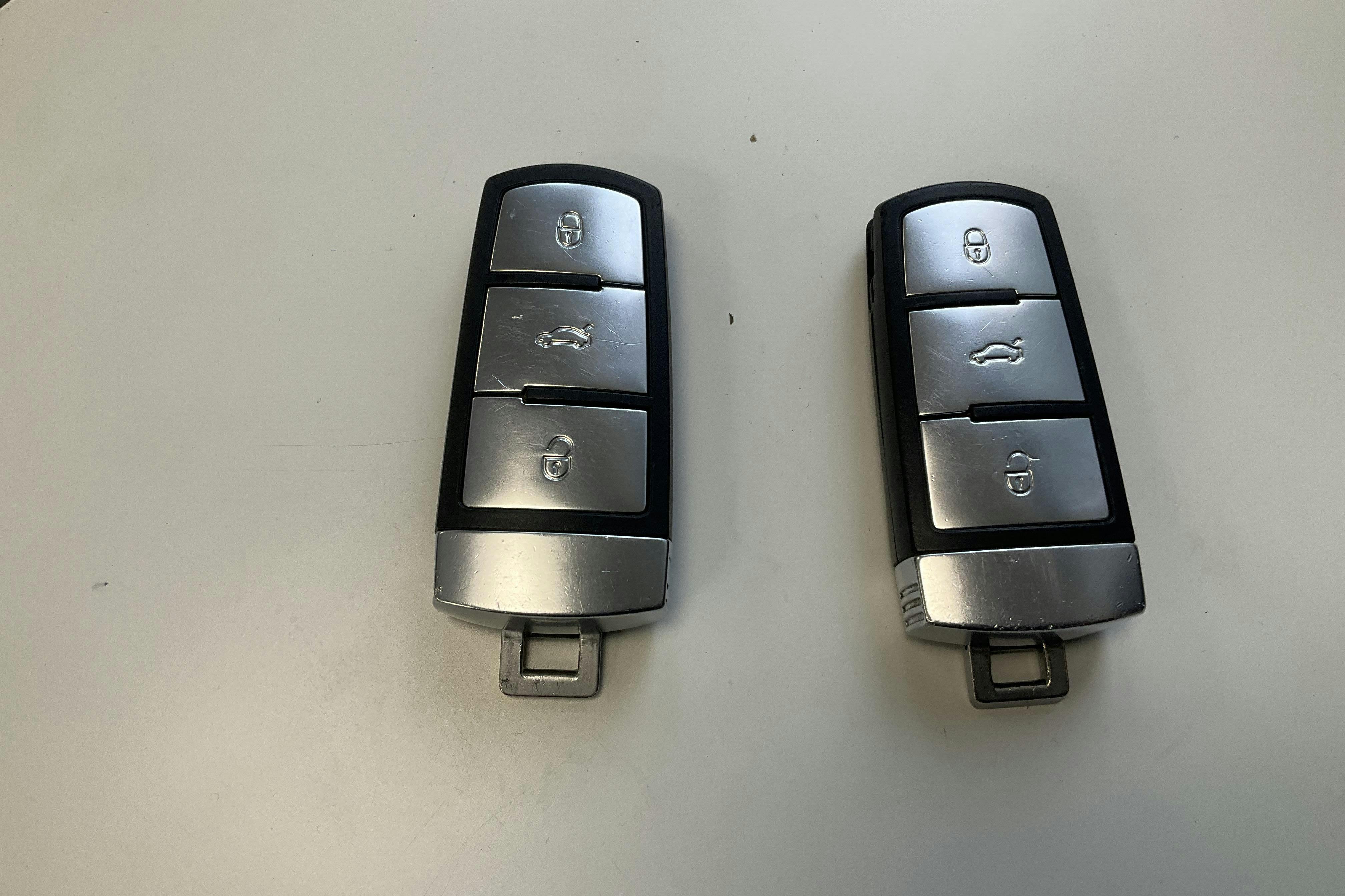 Presentationsfoto 15 av 15: VW Passat 2.0 TDI BlueMotion Technology Variant (170hk) - 18 822 mil - Automat - vit - 2012