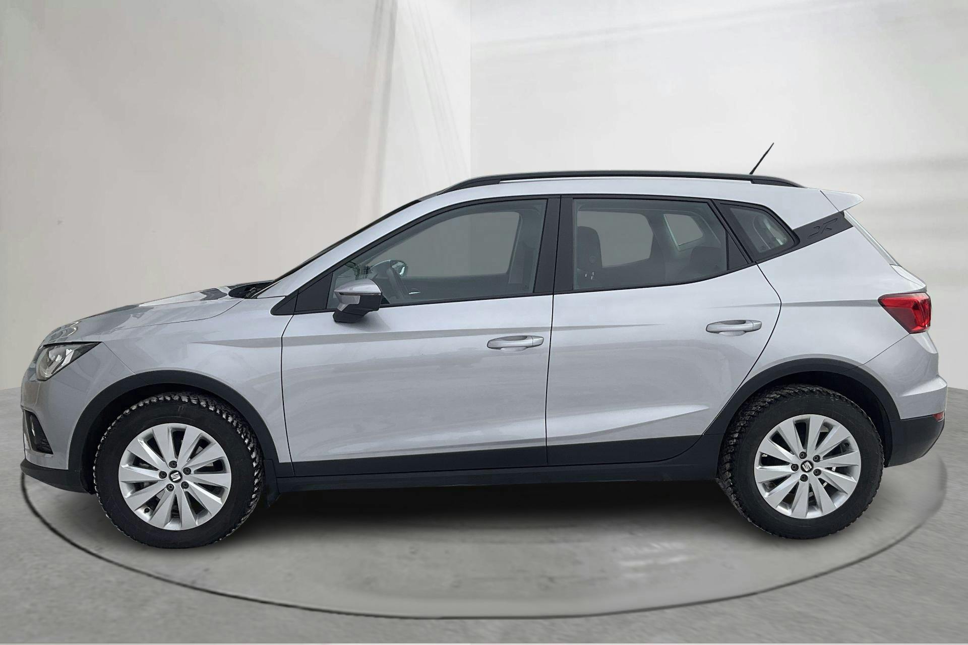 Præsentationsfoto 2 af 13: Seat Arona 1.6 TDI 5dr (95hk) - 54 260 kilometer - Salgsautomat - Sølv - 2021
