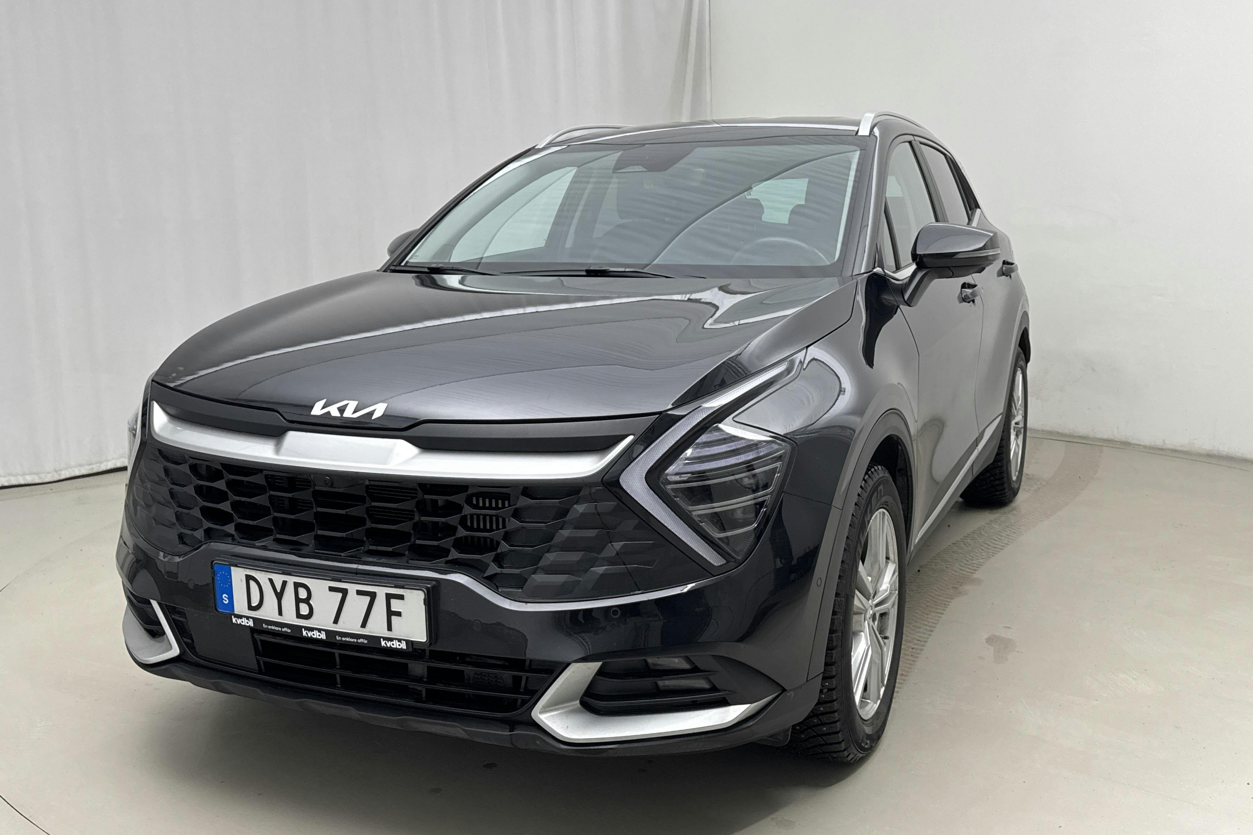 Presentationsfoto 1 av 17: KIA Sportage PHEV AWD (265hk) - 6 670 mil - Automat - svart - 2023
