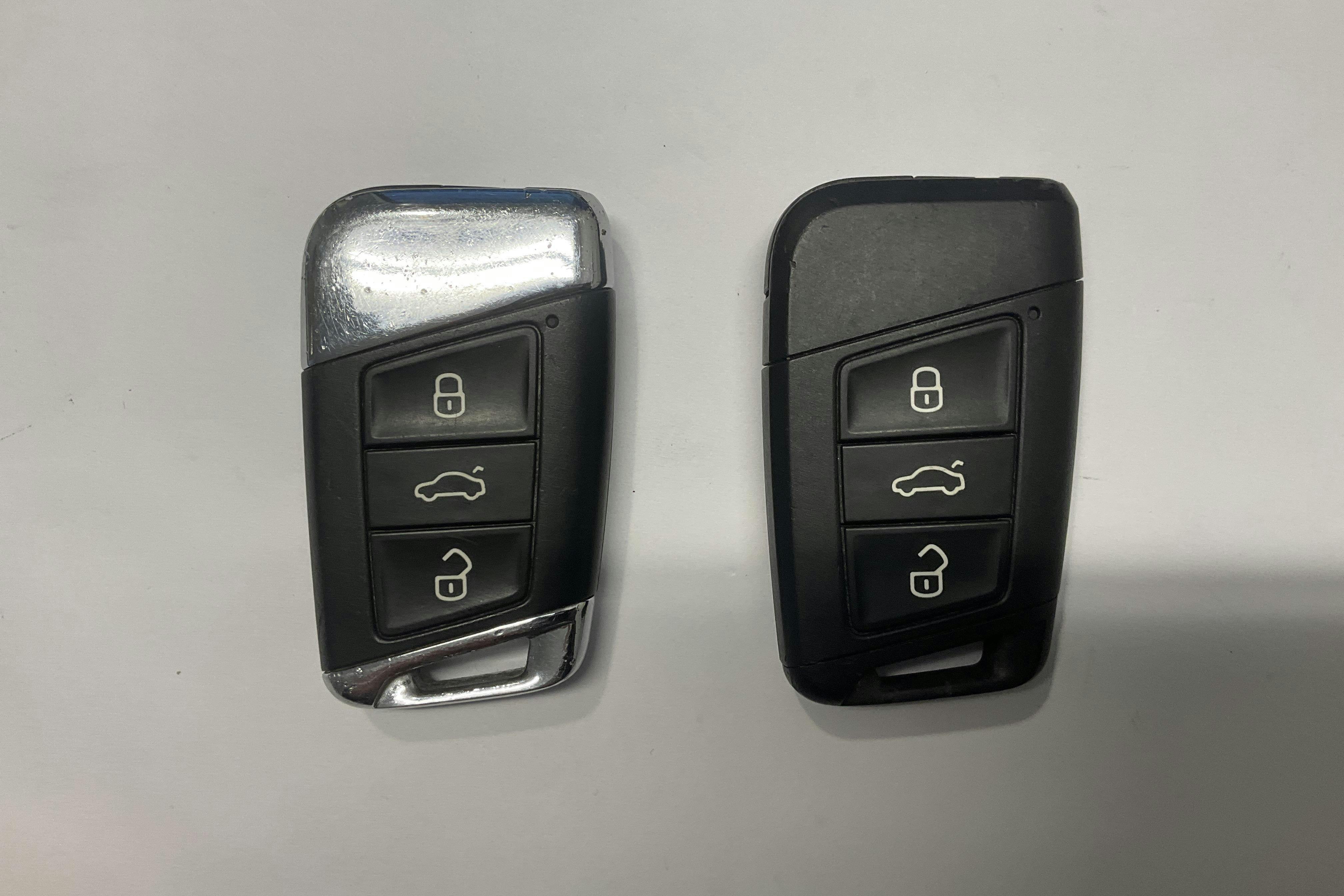 Presentationsfoto 17 av 17: VW Passat 1.4 GTE Sportscombi (218hk) - 12 529 mil - Automat - vit - 2021