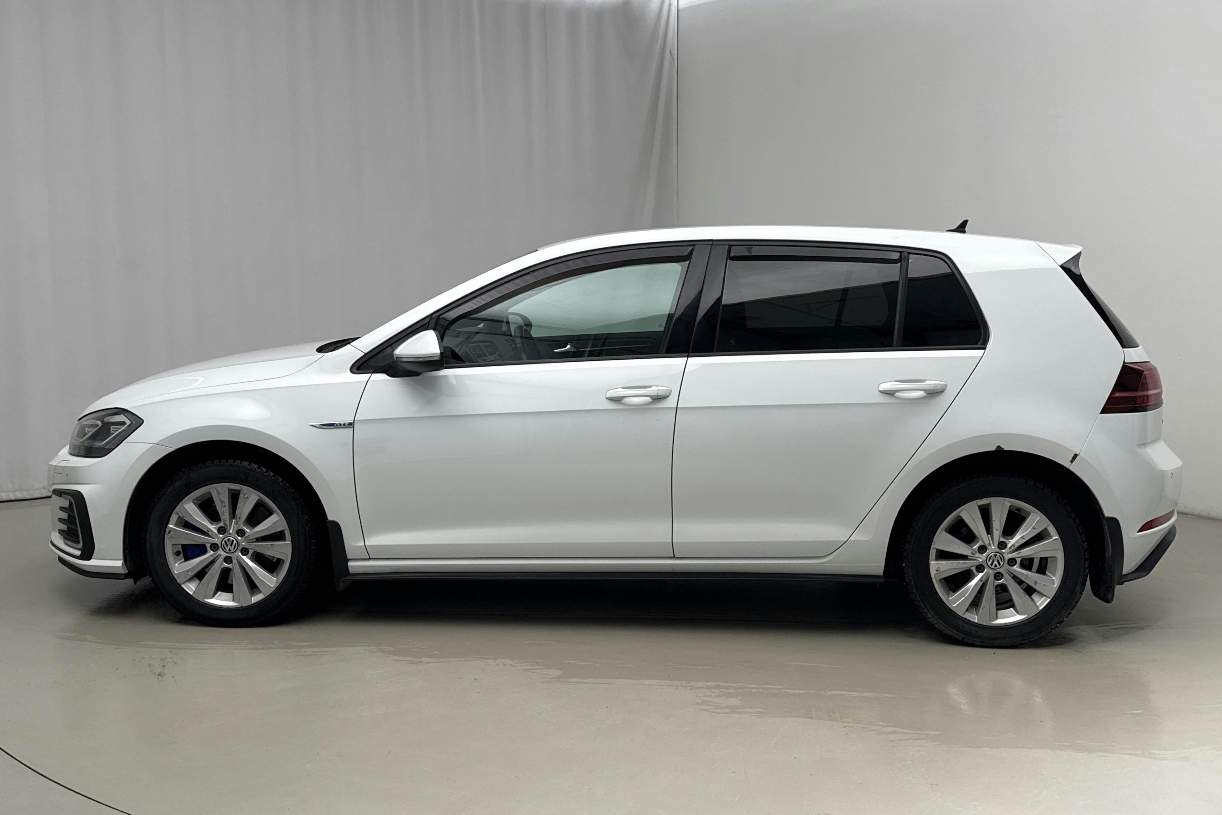 Præsentationsfoto 2 af 21: VW Golf VII GTE 5dr (204hk) - 128 700 kilometer - Salgsautomat - Hvid - 2018