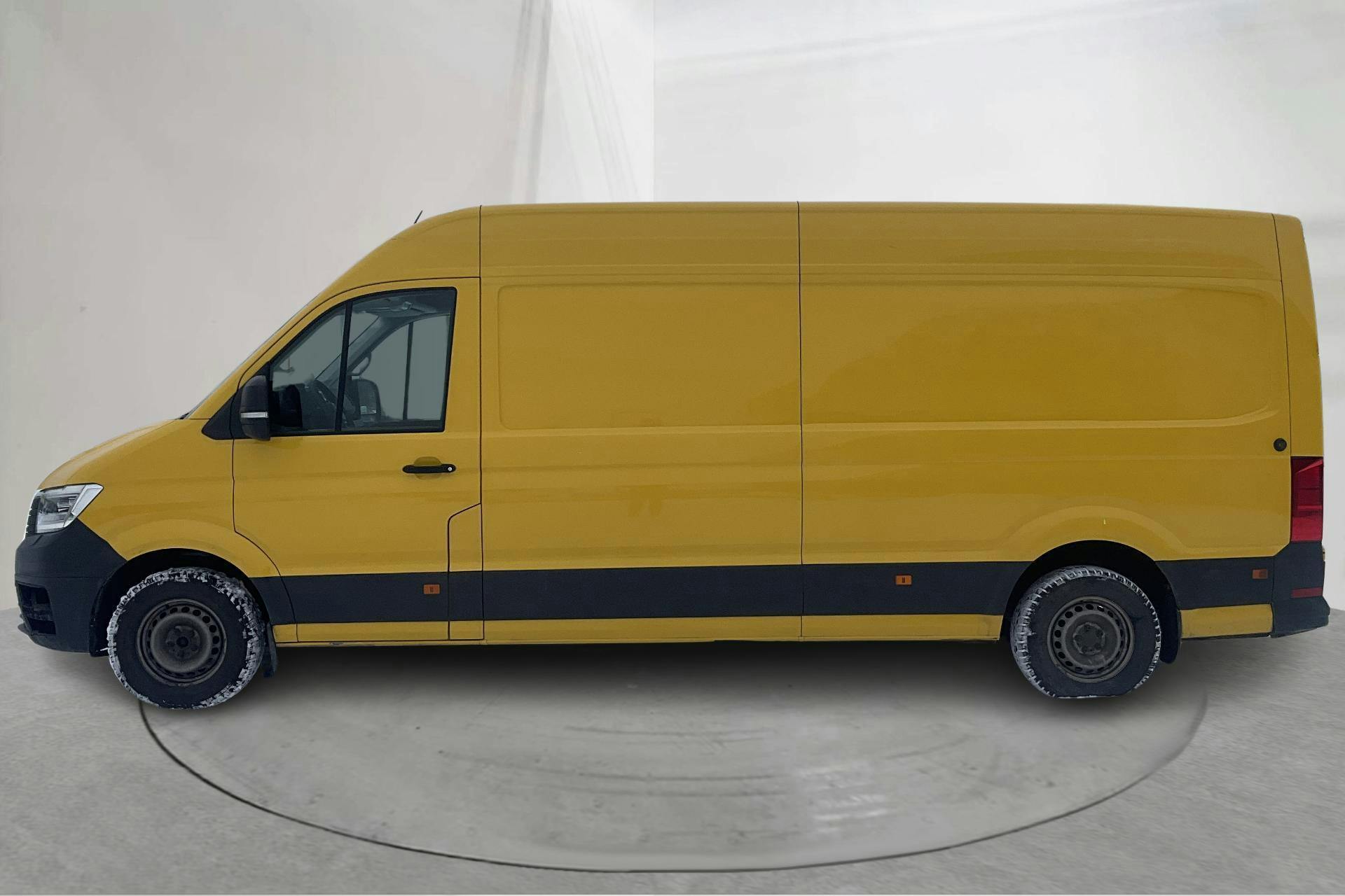Presentationsfoto 2 av 13: VW Crafter 35 2.0 TDI Skåp (140hk) - 24 947 mil - Automat - gul - 2021