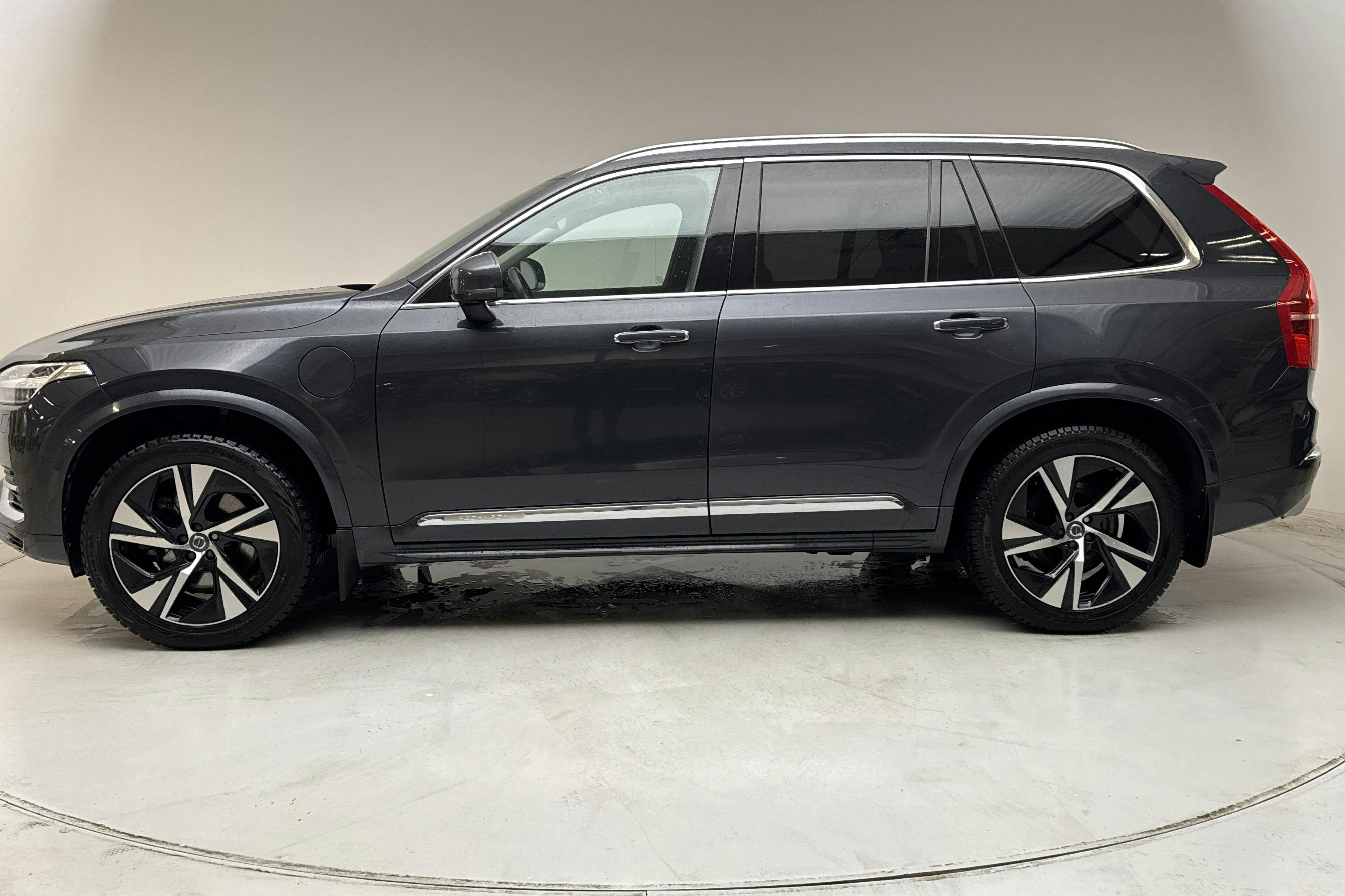Presentationsfoto 2 av 19: Volvo XC90 T8 AWD Twin Engine (390hk) - 12 244 mil - Automat - grå - 2021