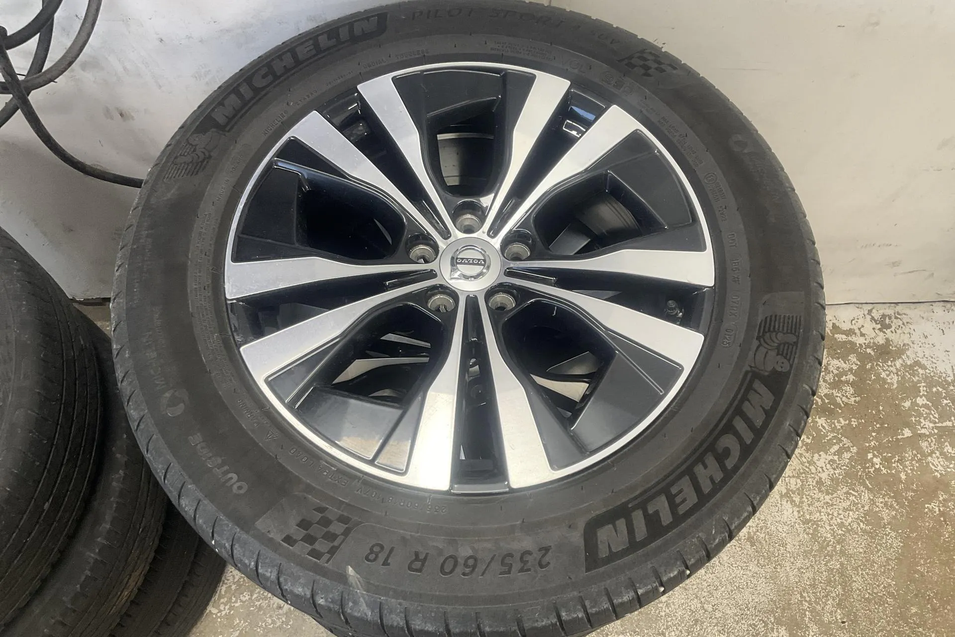 Presentationsfoto 15 av 15: Volvo XC60 T6 AWD Recharge (340hk) - 9 720 mil - Automat - Dark Grey - 2021