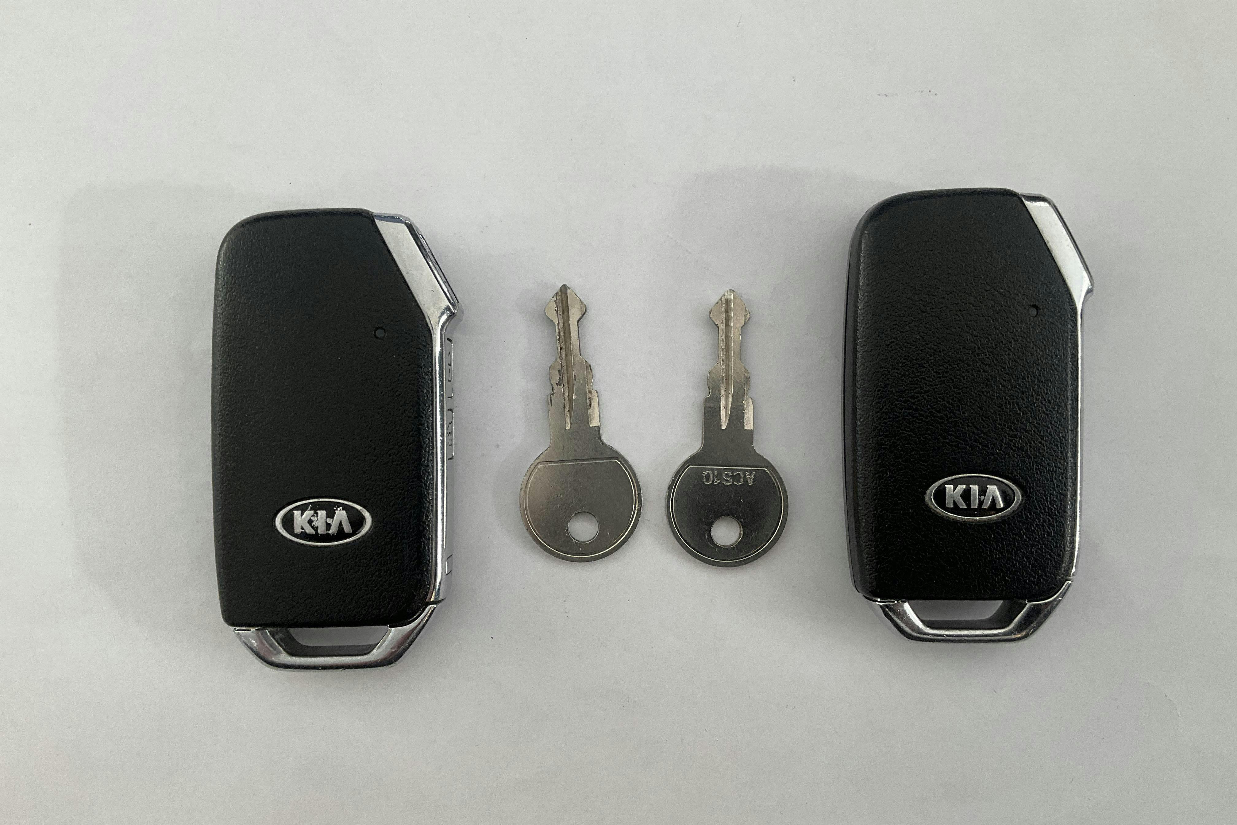 Presentationsfoto 18 av 18: KIA XCeed 1.6 Plug-in Hybrid 5dr (141hk) - 5 791 mil - Automat - gul - 2021