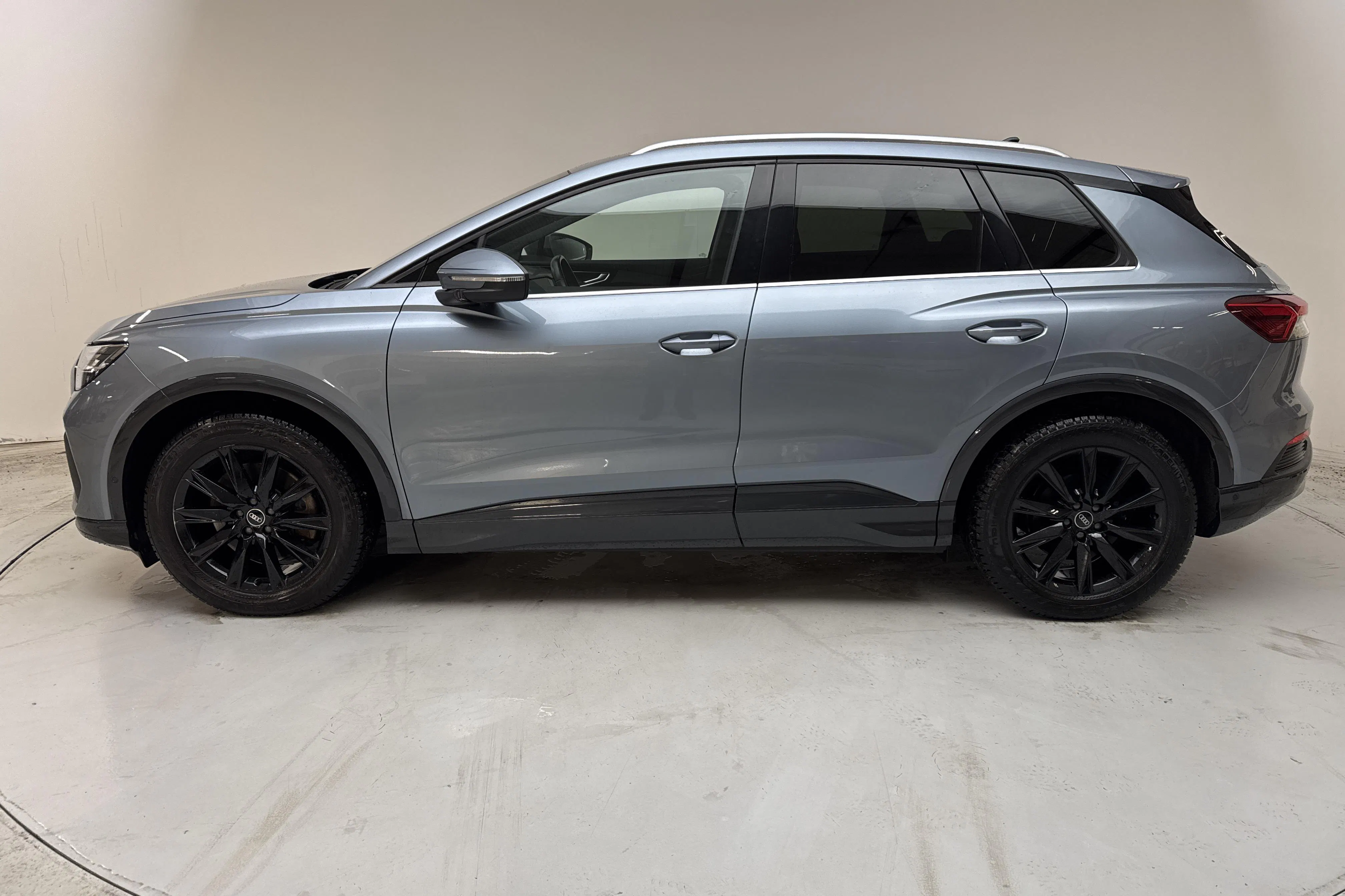 Presentation photo 2 of 17: Audi Q4 50 e-tron quattro 77kWh (299hk) - 74 580 km - Automatic - blue - 2022