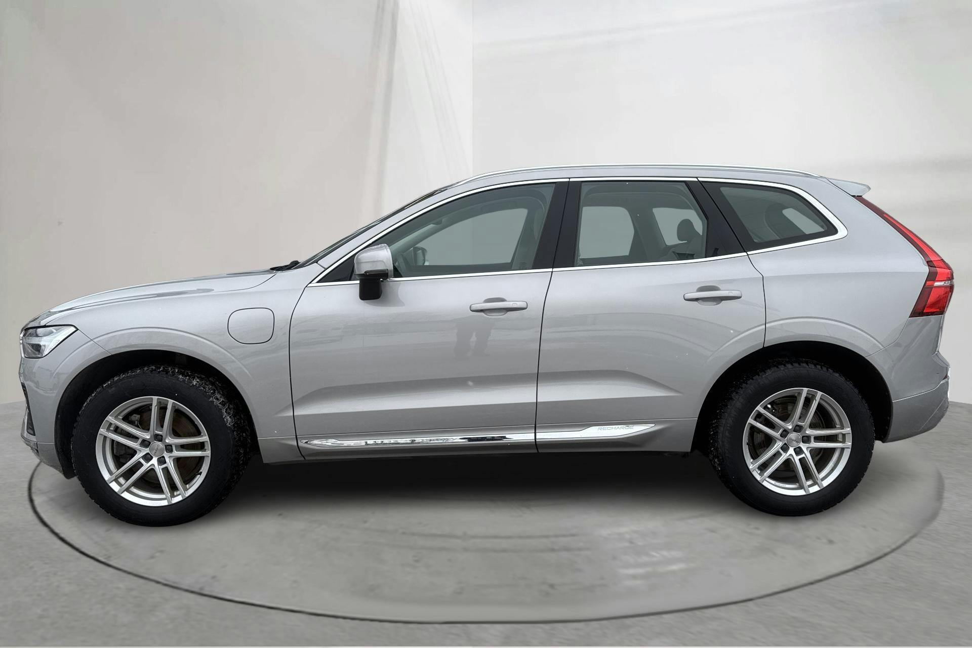 Presentationsfoto 2 av 19: Volvo XC60 T6 AWD Recharge (350hk) - 11 611 mil - Automat - silver - 2023