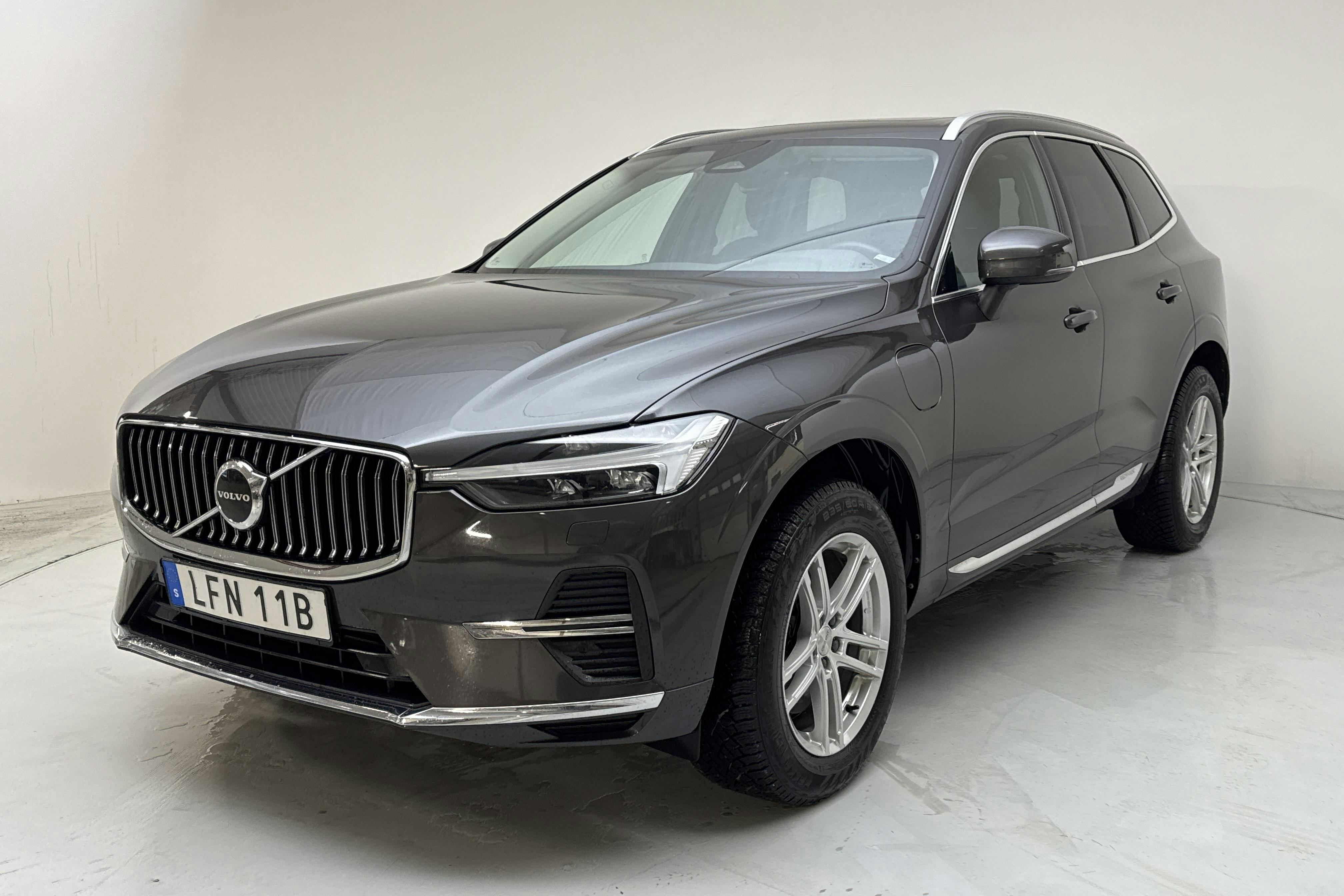 Presentation photo 1 of 17: Volvo XC60 T6 AWD Recharge (350hk) - 139 060 km - Automatic - gray - 2023