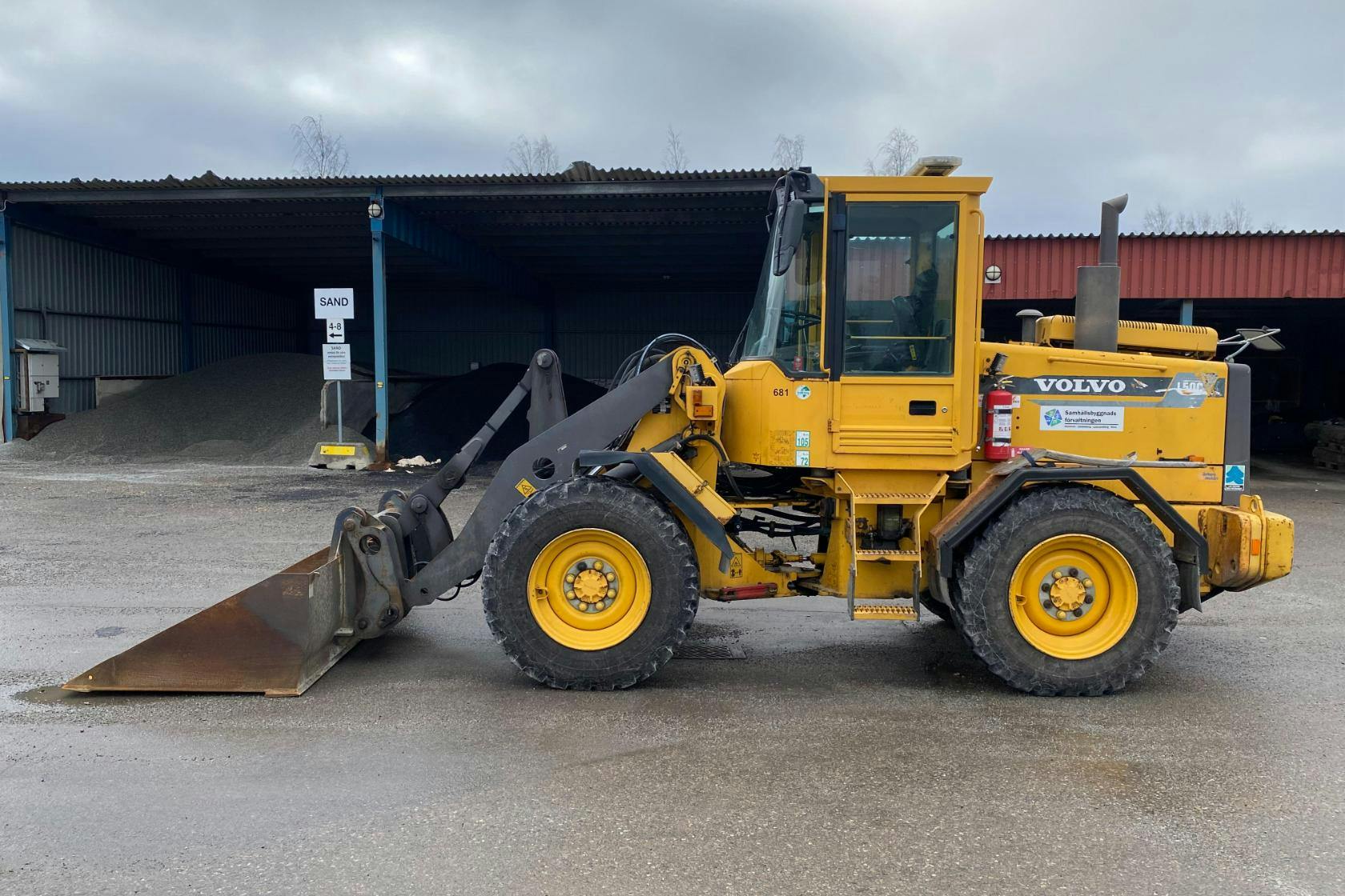 Presentationsfoto 2 av 28: VOLVO L50C - 0 km - Automat - gul - 1998
