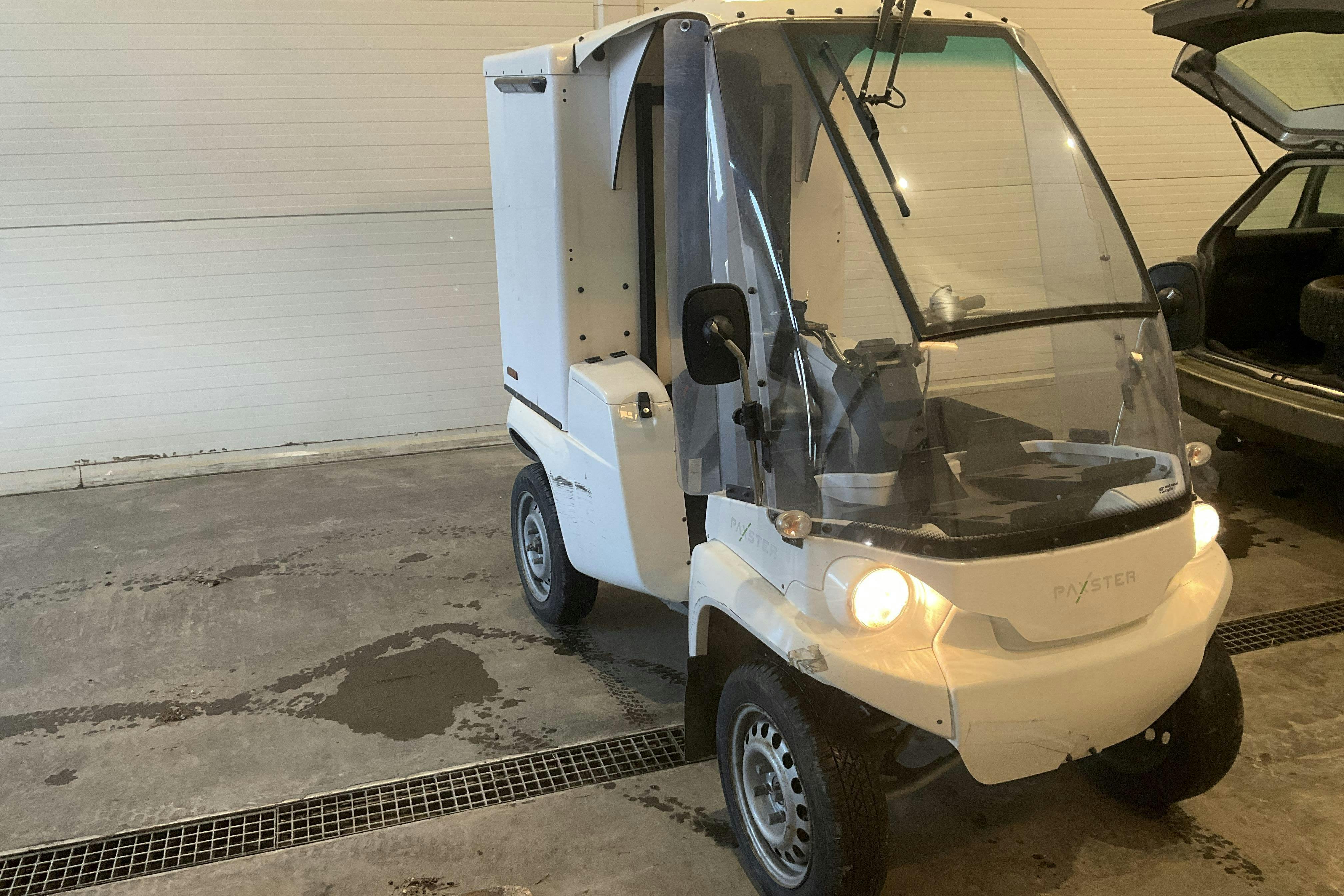 Presentation photo 2 of 14: PAXSTER Cargo EDV 1601 - 20 328 km - Automatic - white - 2018