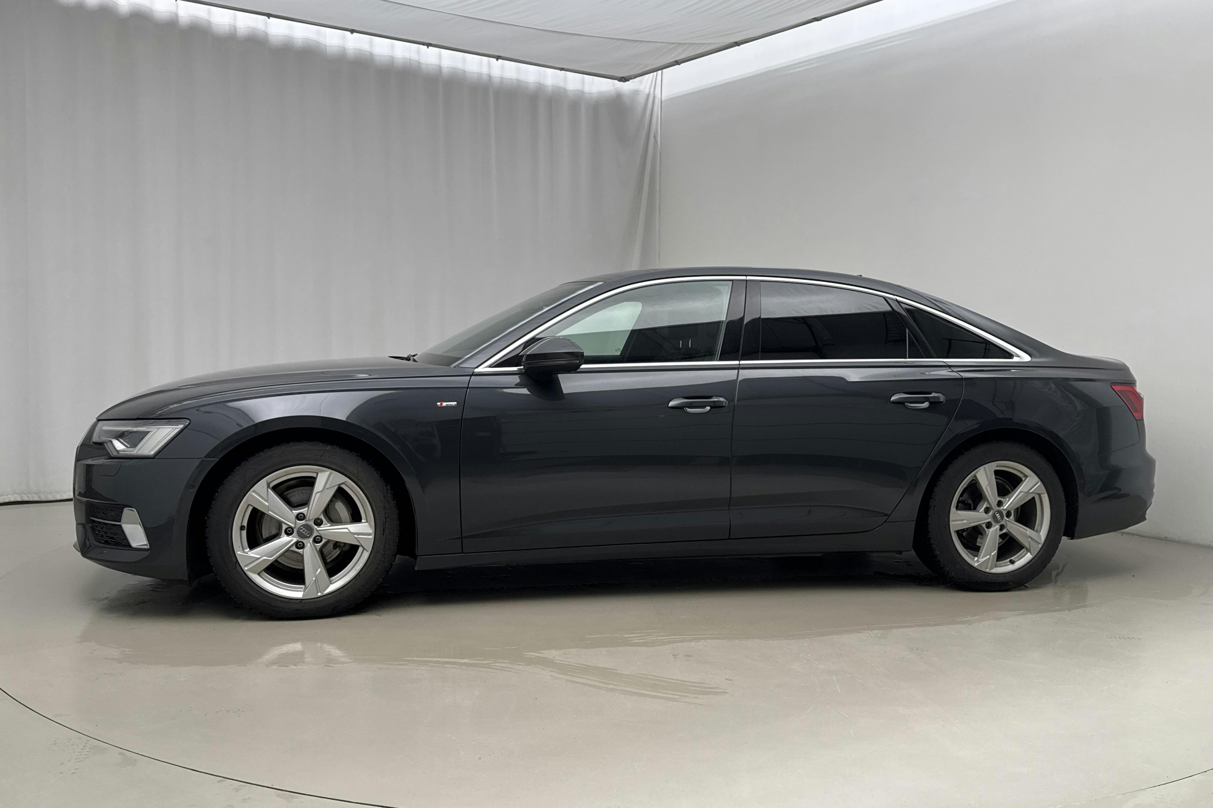 Presentation photo 2 of 23: Audi A6 Sedan 40 TDI quattro (204hk) - 85 430 km - Automatic - Dark Grey - 2022