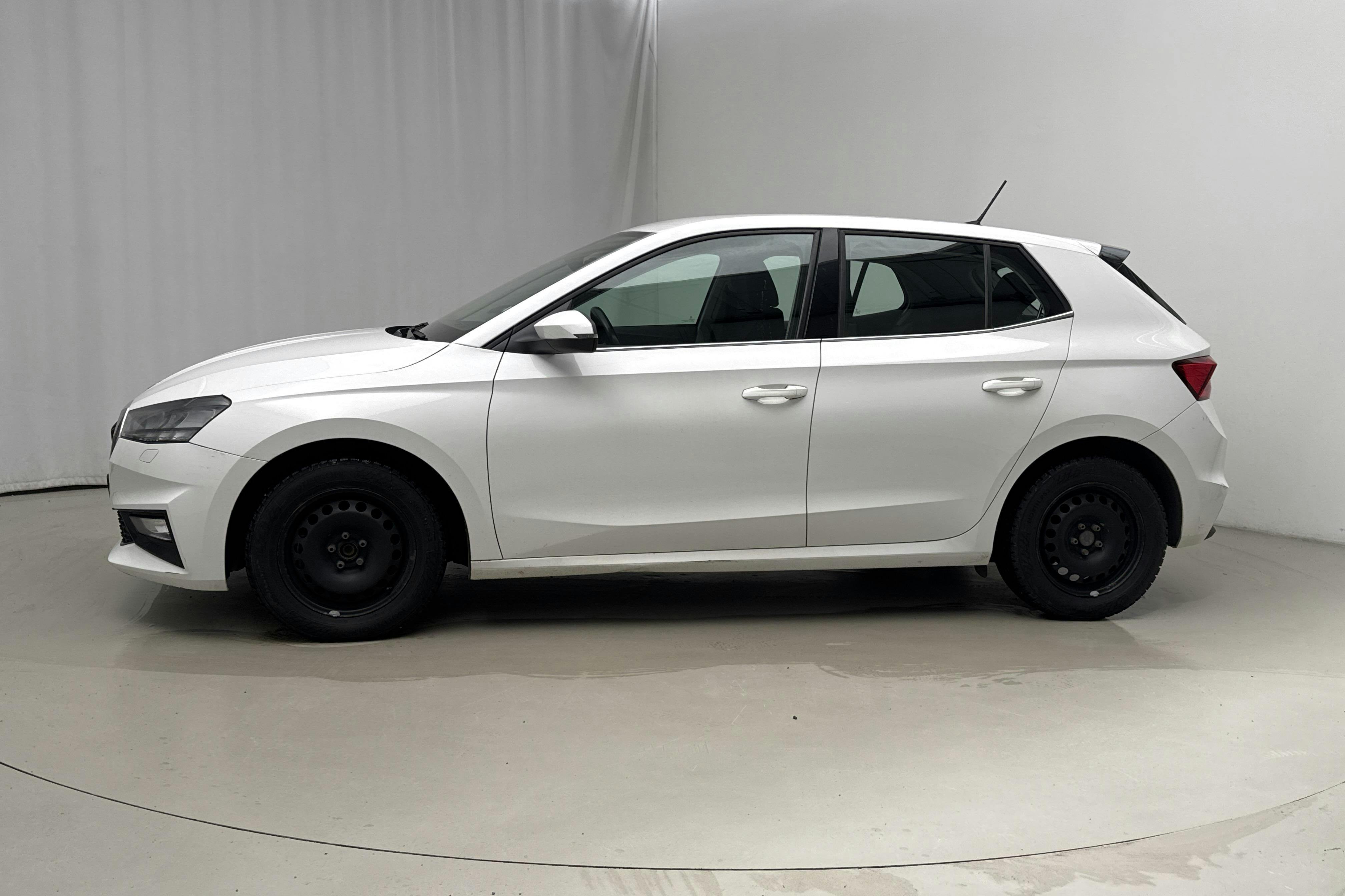 Presentation photo 2 of 19: Skoda Fabia 1.0 TSI (110hk) - 165 900 km - Automatic - white - 2022