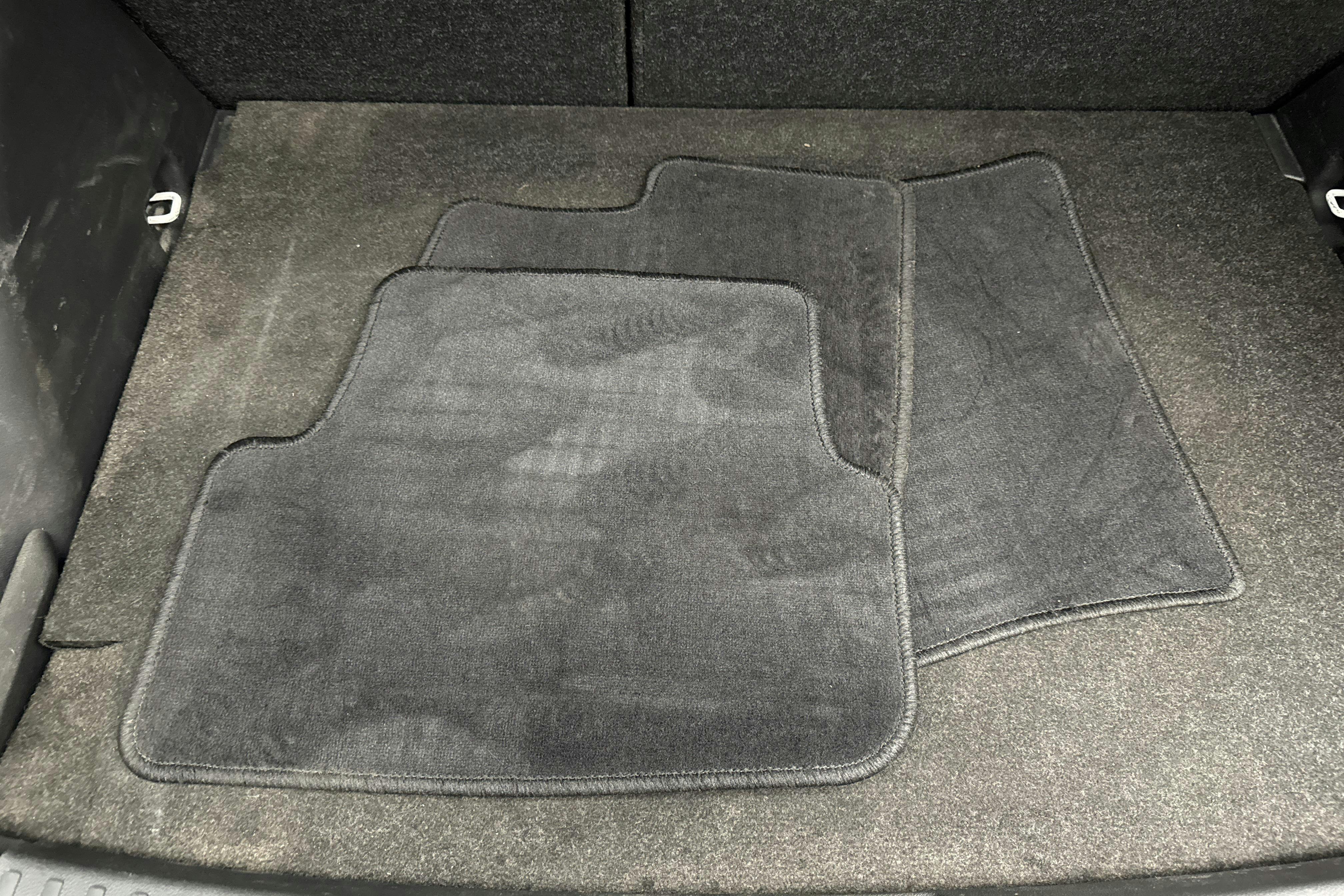 Presentation photo 19 of 19: Skoda Fabia 1.0 TSI (110hk) - 165 900 km - Automatic - white - 2022