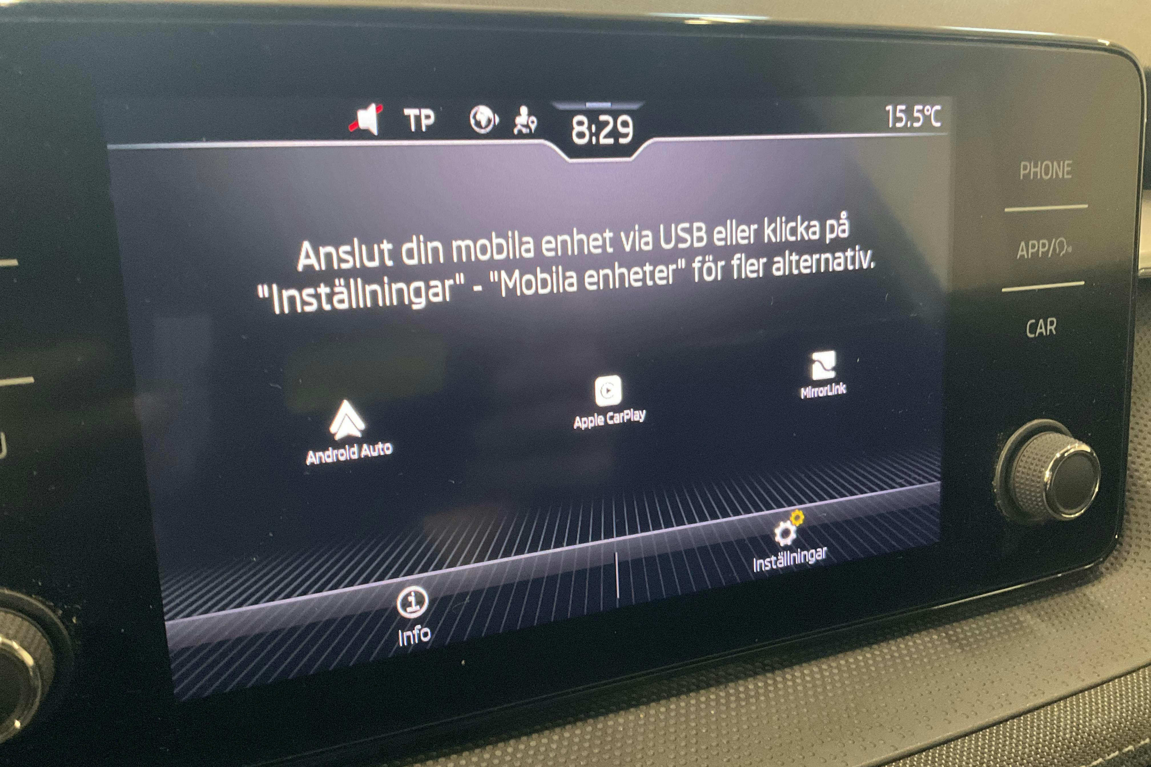 Presentation photo 17 of 17: Skoda Fabia 1.0 TSI (110hk) - 135 170 km - Automatic - white - 2022