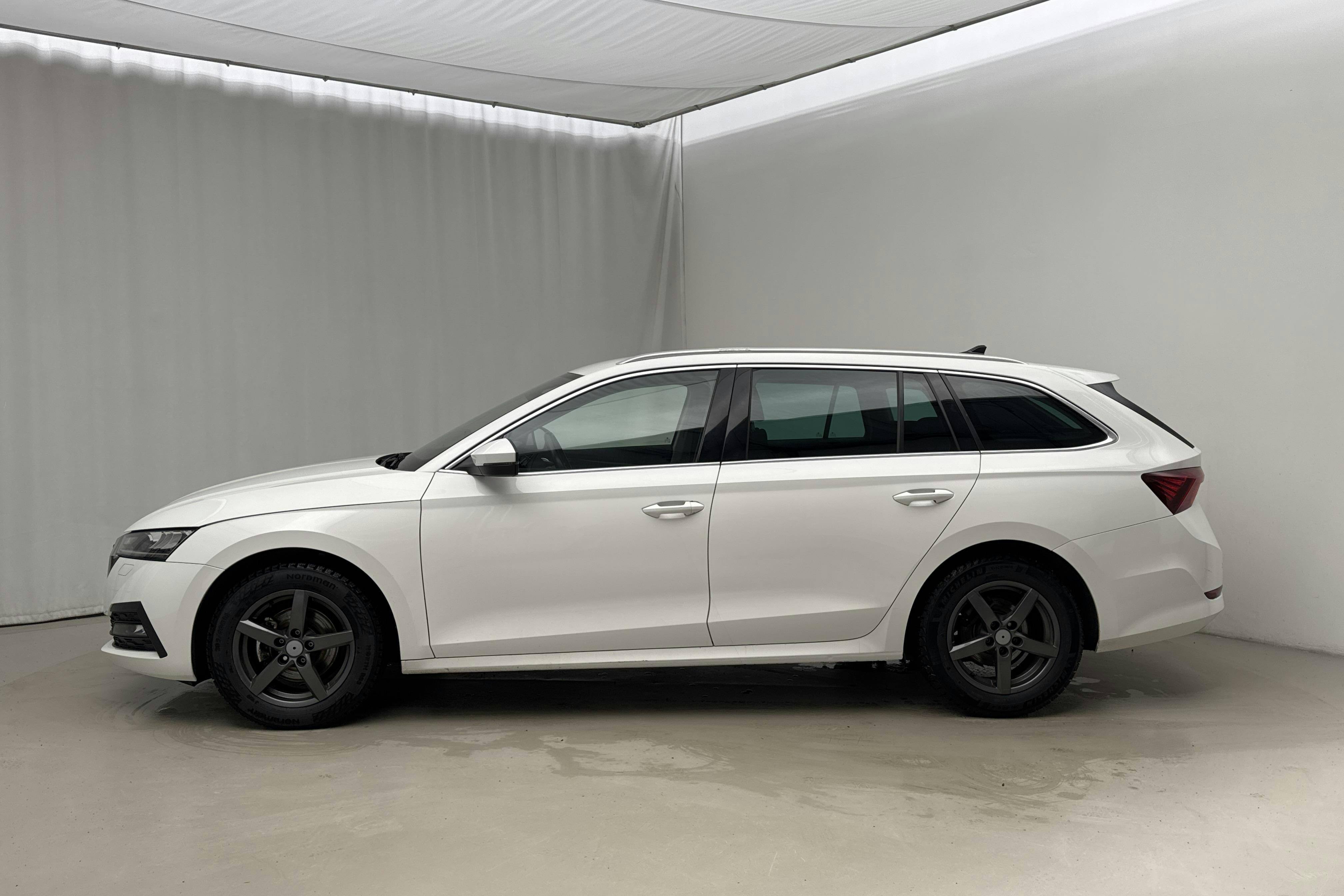 Presentation photo 2 of 16: Skoda Octavia 2.0 TDI Combi (116hk) - 154 660 km - Automatic - white - 2022