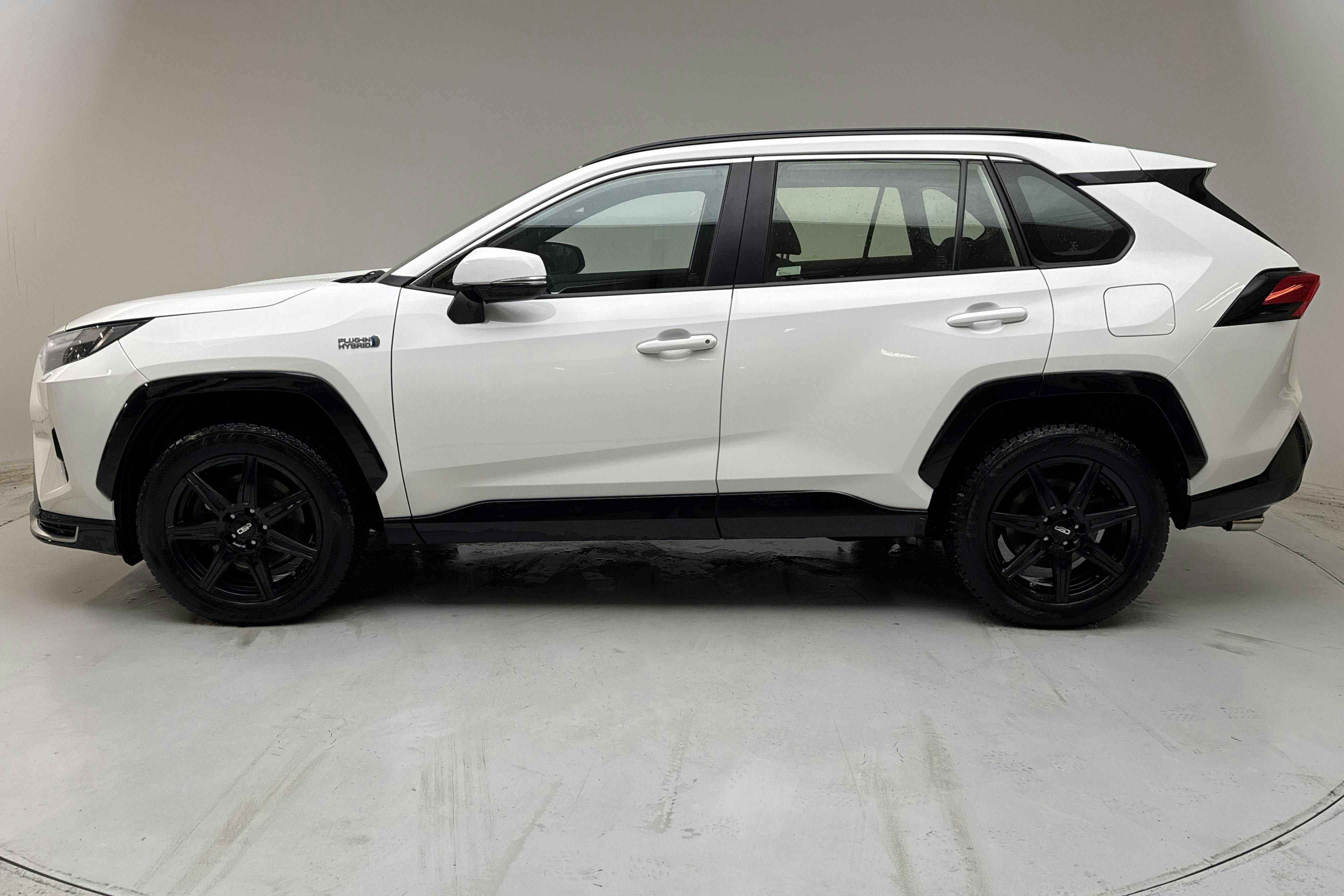 Presentation photo 2 of 16: Toyota RAV4 2.5 Plug-in Hybrid AWD (306hk) - 106 140 km - Automatic - white - 2023