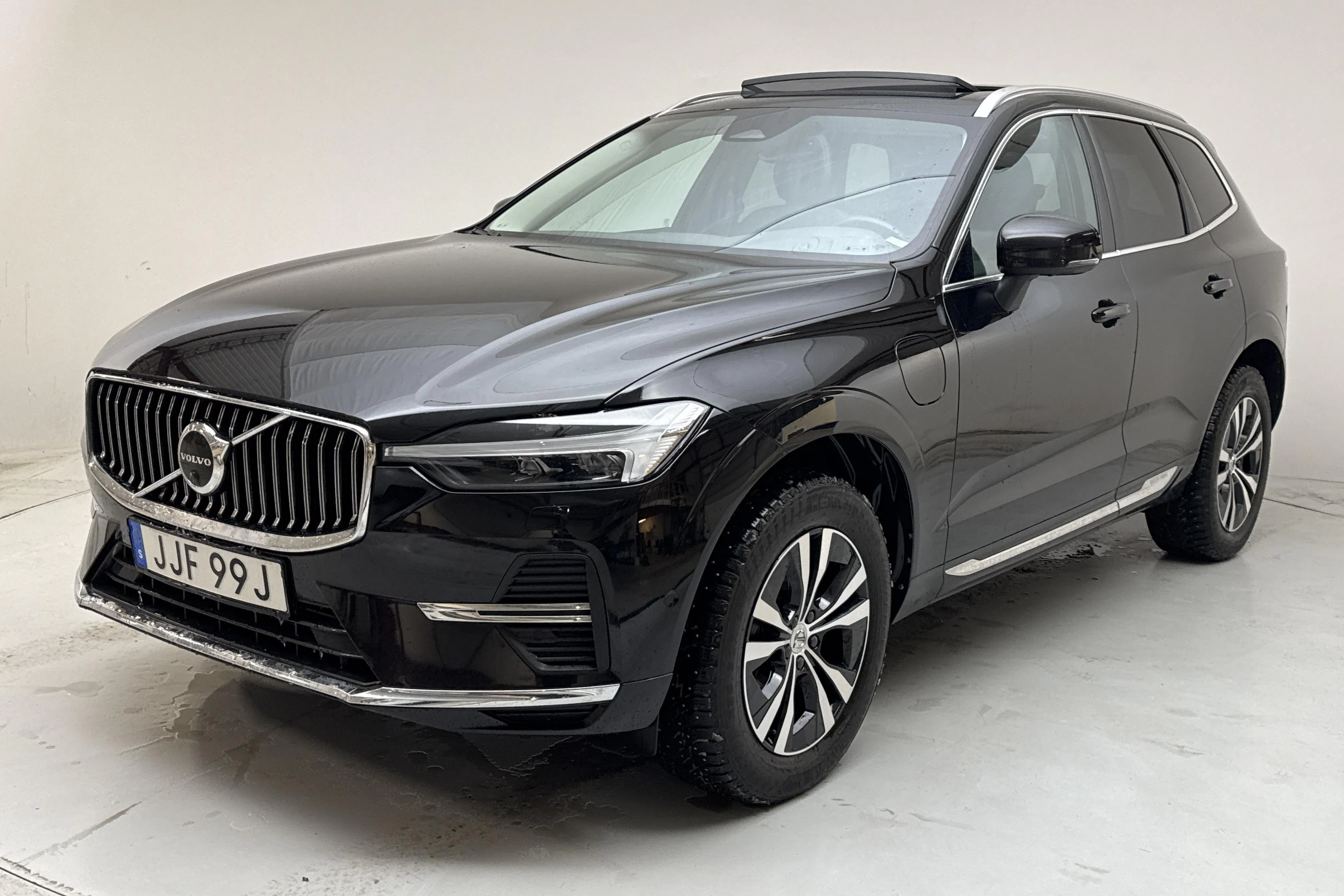 Presentation photo 1 of 18: Volvo XC60 T6 AWD Recharge (350hk) - 129 280 km - Automatic - black - 2023