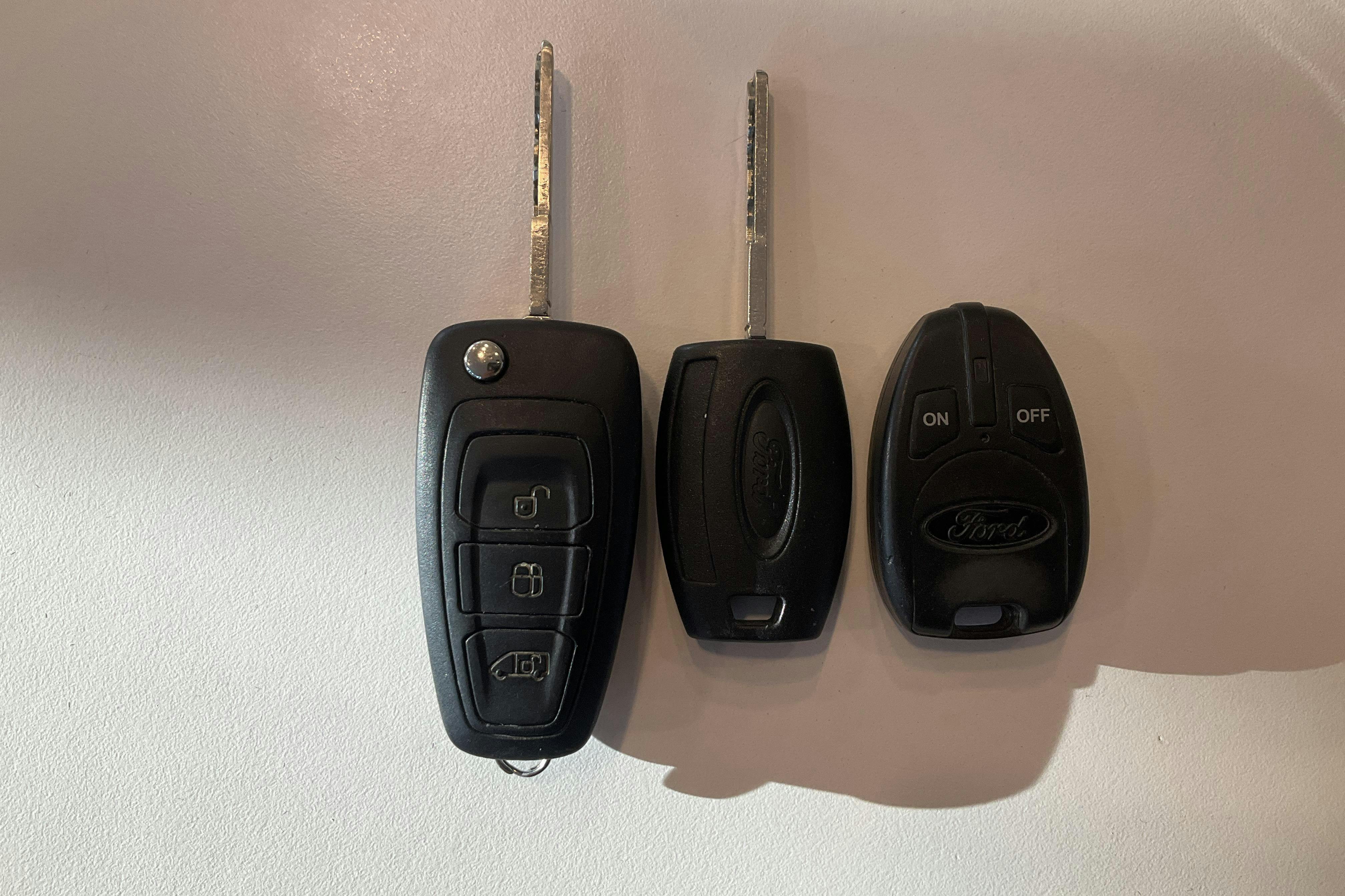 Presentationsfoto 18 av 18: Ford Transit Custom 300 (130hk) - 8 909 mil - Automat - svart - 2023