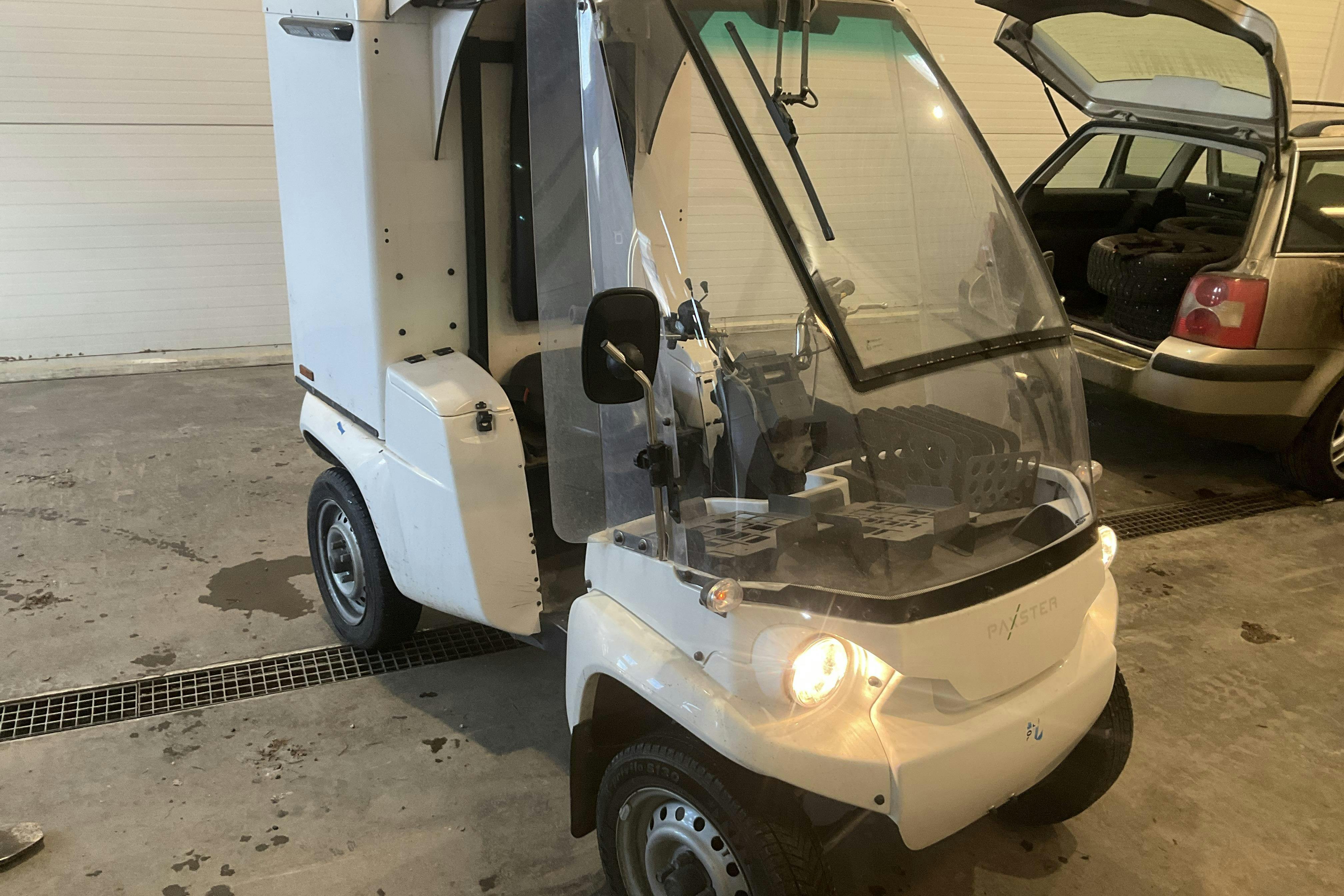 Presentation photo 2 of 14: PAXSTER Cargo EDV 1601 - 24 302 km - Automatic - white - 2018