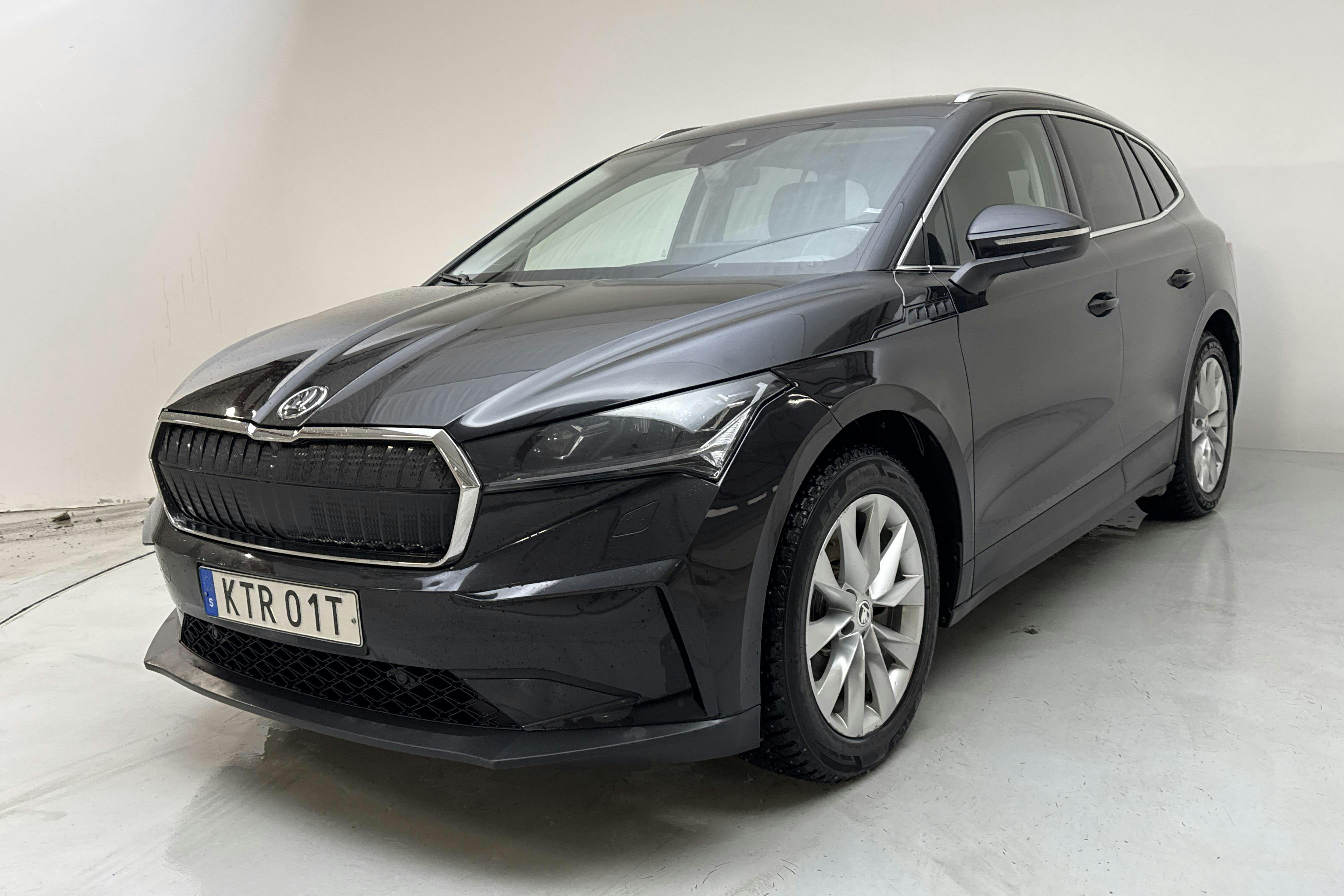 Presentationsfoto 1 av 17: Skoda Enyaq iV 80x (265hk) - 26 611 mil - Automat - svart - 2023