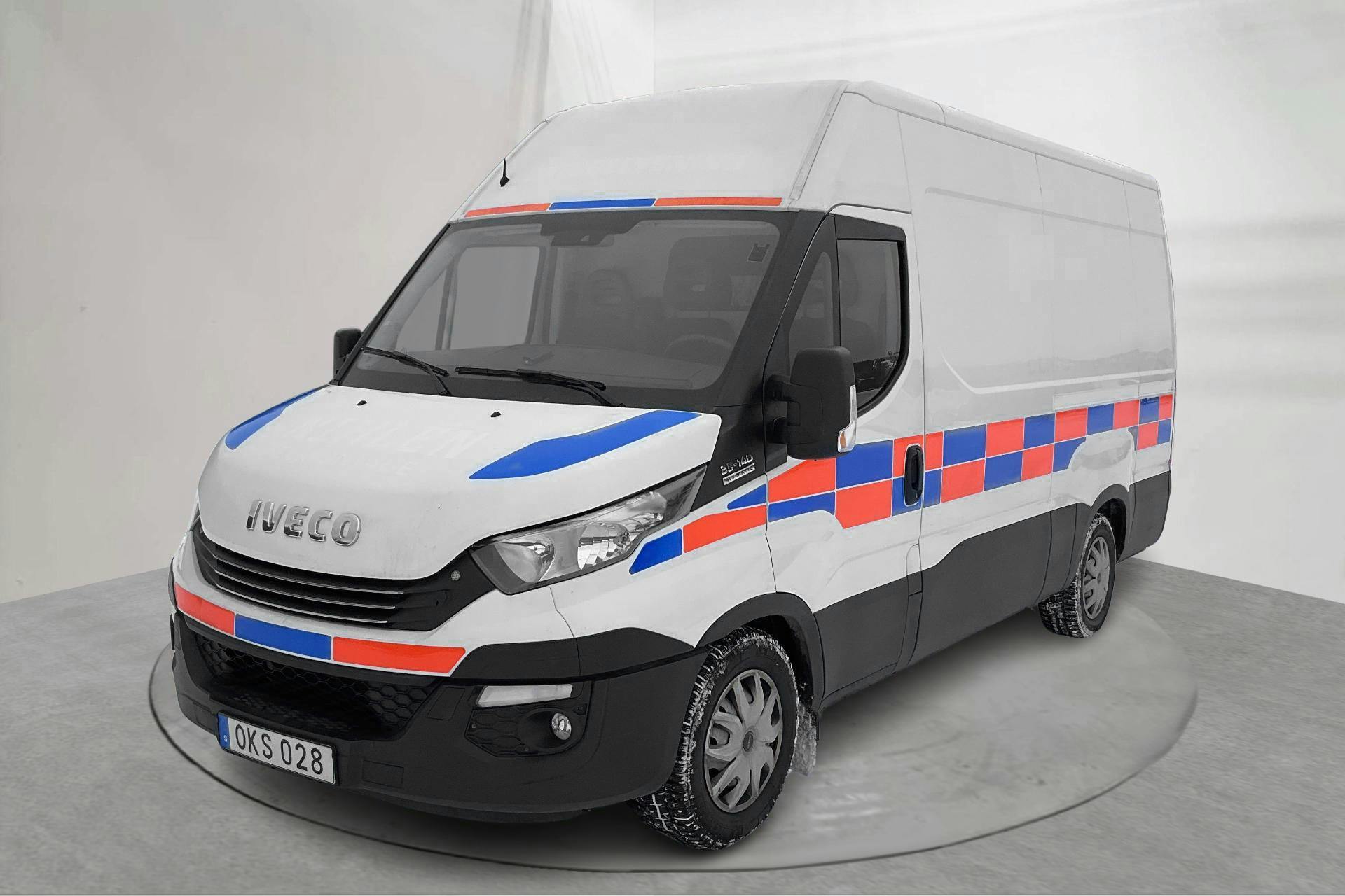Zdjęcie prezentacyjne 1 z 14: Iveco Daily 35 2.3 (136hk) - 108 900 km - Automatyczna - biały - 2017
