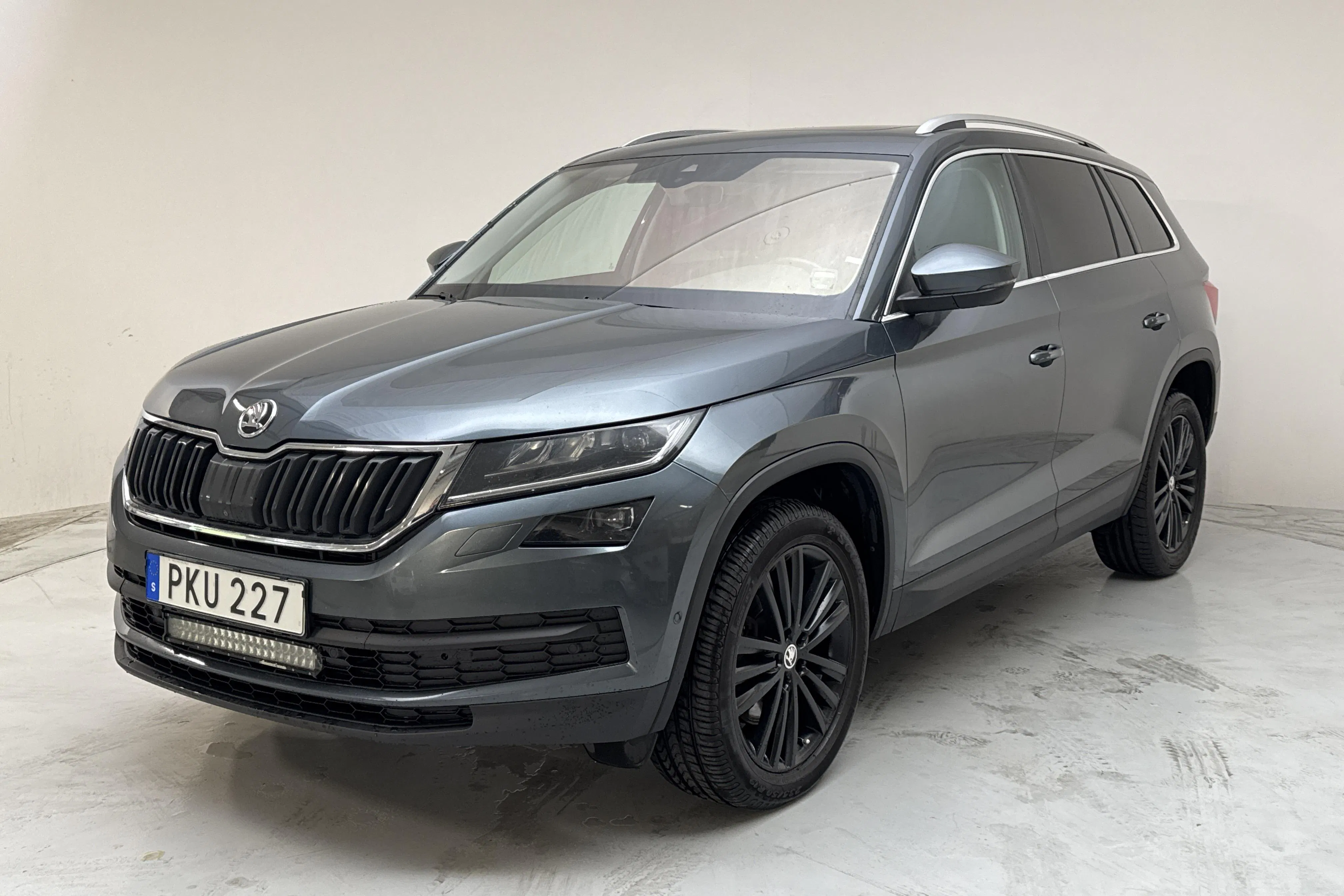 Presentation photo 1 of 15: Skoda Kodiaq 2.0 TDI 4X4 (190hk) - 179 440 km - Automatic - gray - 2017