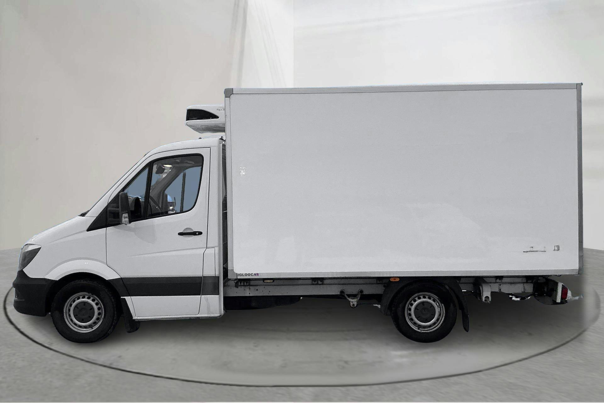 Præsentationsfoto 2 af 16: Mercedes Sprinter 311 CDI Volymskåp (114hk) - 230 890 kilometer - Salgsautomat - Hvid - 2017