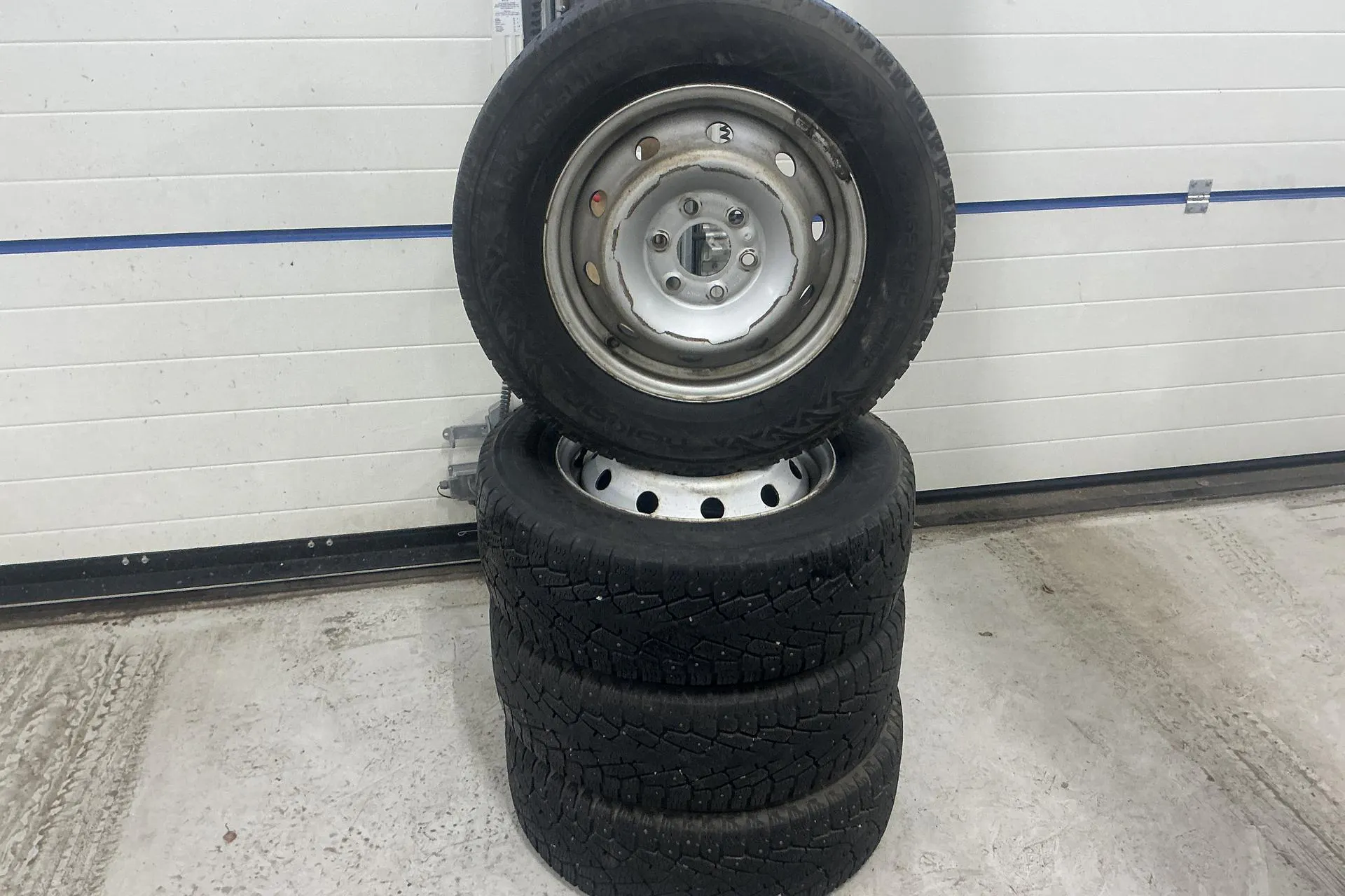 Presentation photo 22 of 22: Iveco Daily 35 2.3 Volymskåp (156hk) - 126 450 km - Automatic - white - 2019