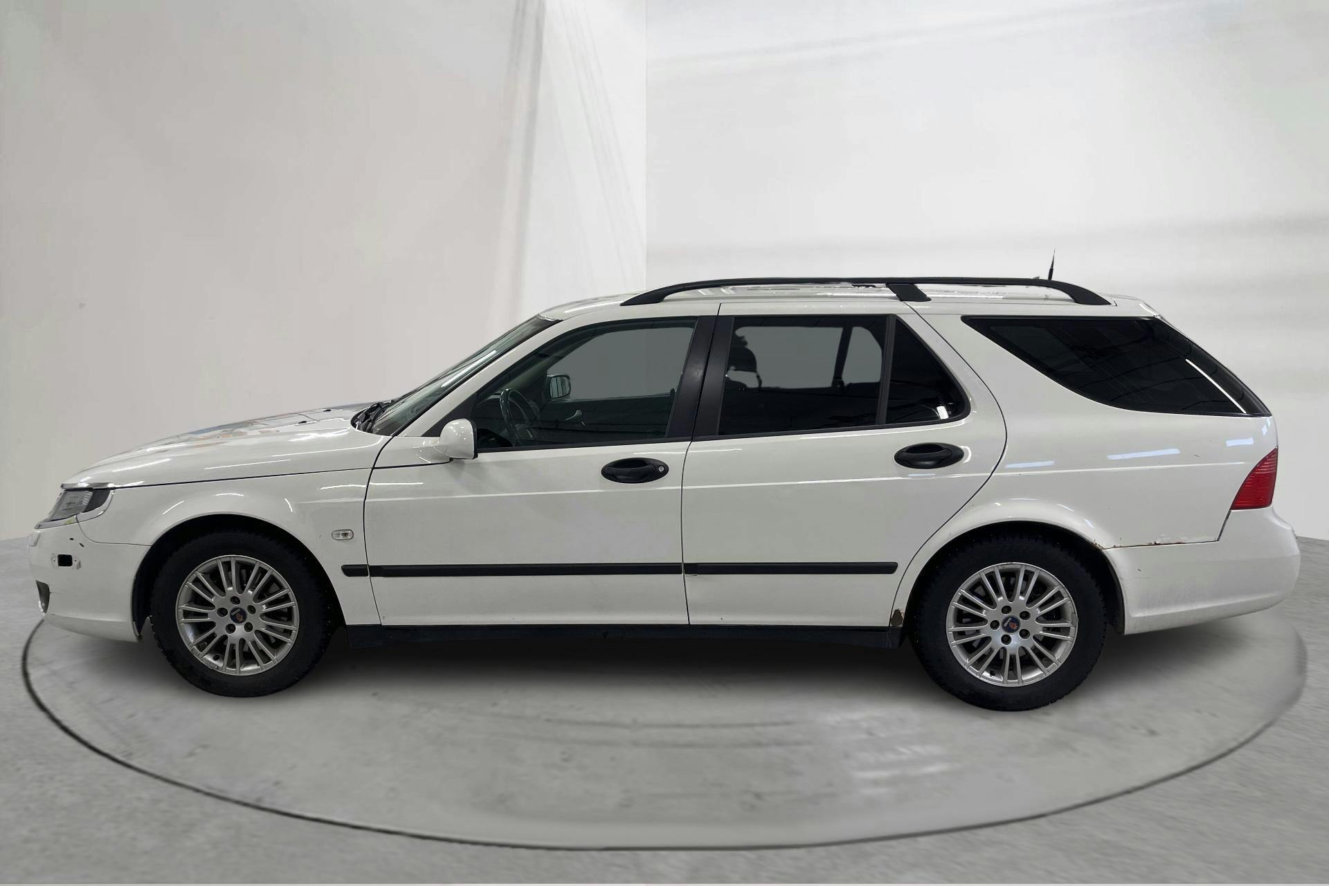 Præsentationsfoto 2 af 14: Saab 9-5 2.3T Aero SportCombi (260hk) - 178 350 kilometer - Salgsautomat - Hvid - 2007
