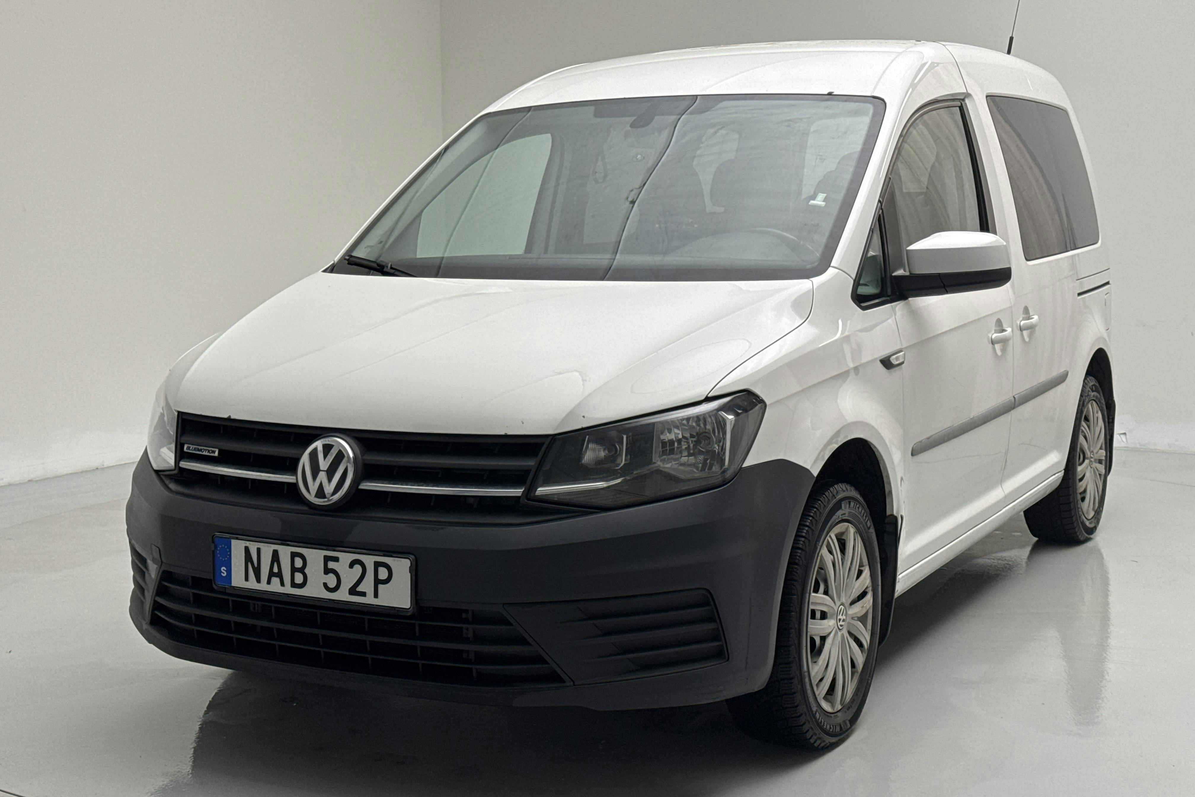 Presentationsfoto 1 av 12: VW Caddy Maxi Life 1.4 TGI (110hk) - 53 727 mil - Manuell - vit - 2020