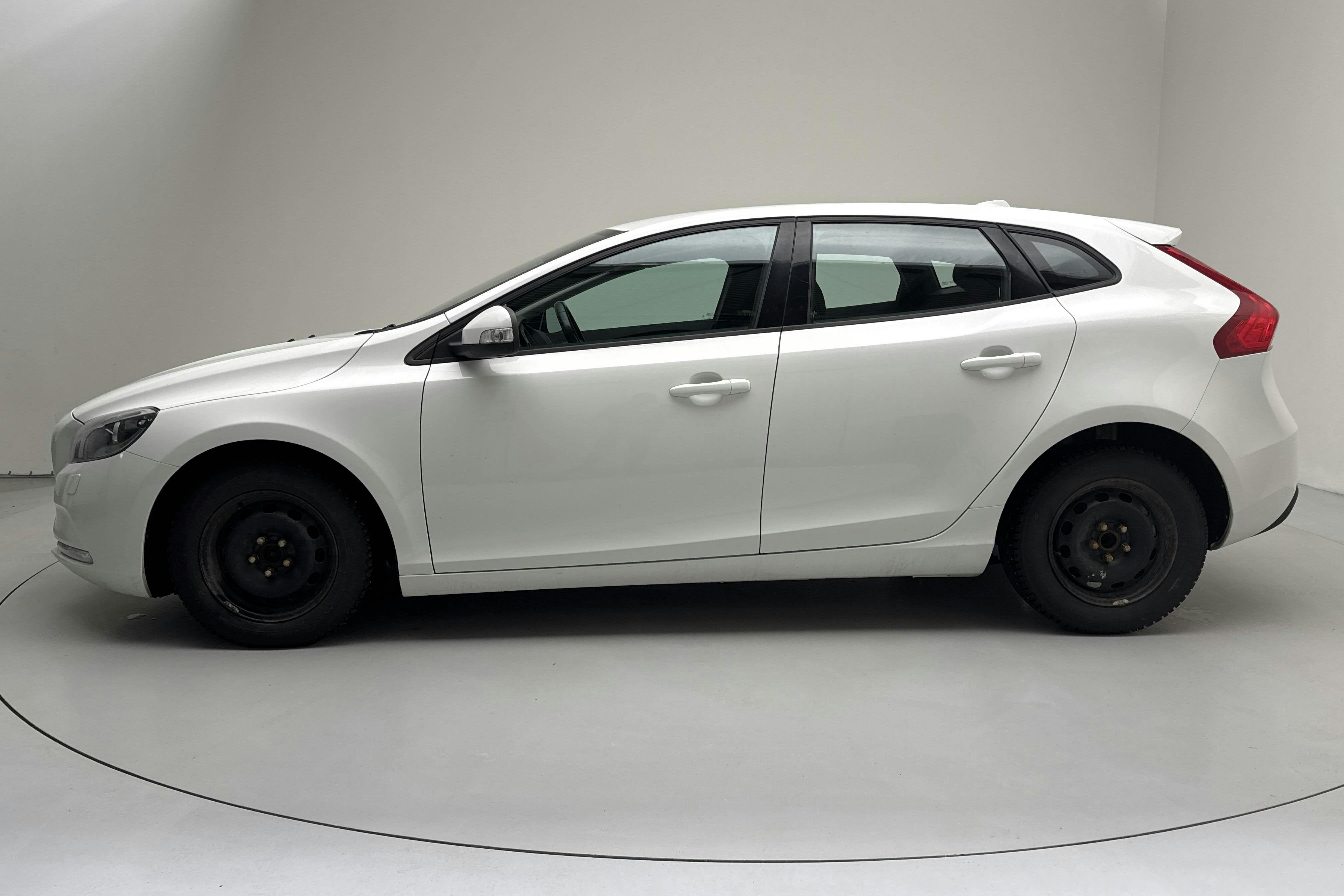 Presentation photo 2 of 14: Volvo V40 D2 (115hk) - 127 040 km - Manual - white - 2015
