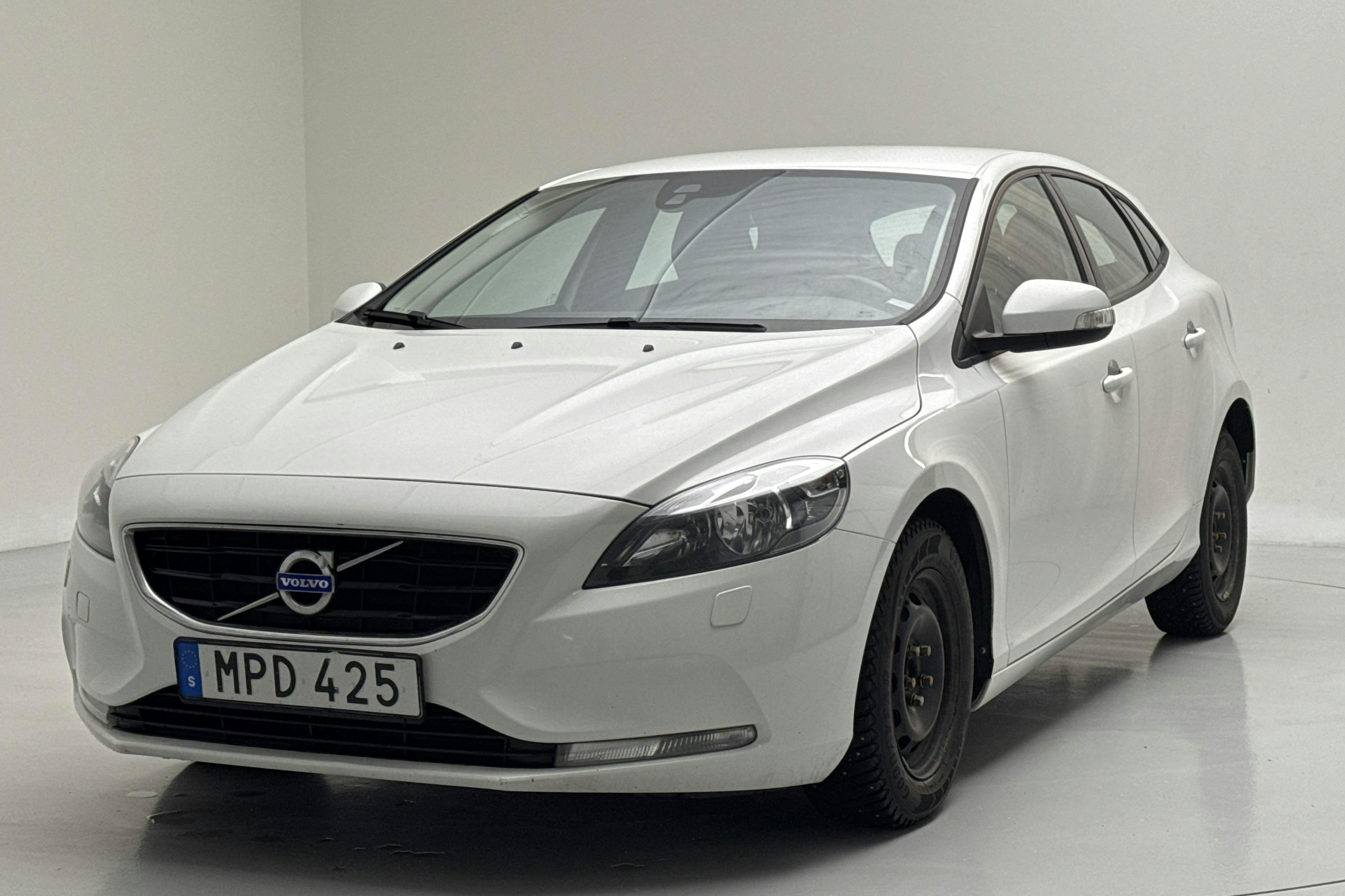 Presentation photo 1 of 14: Volvo V40 D2 (115hk) - 127 040 km - Manual - white - 2015