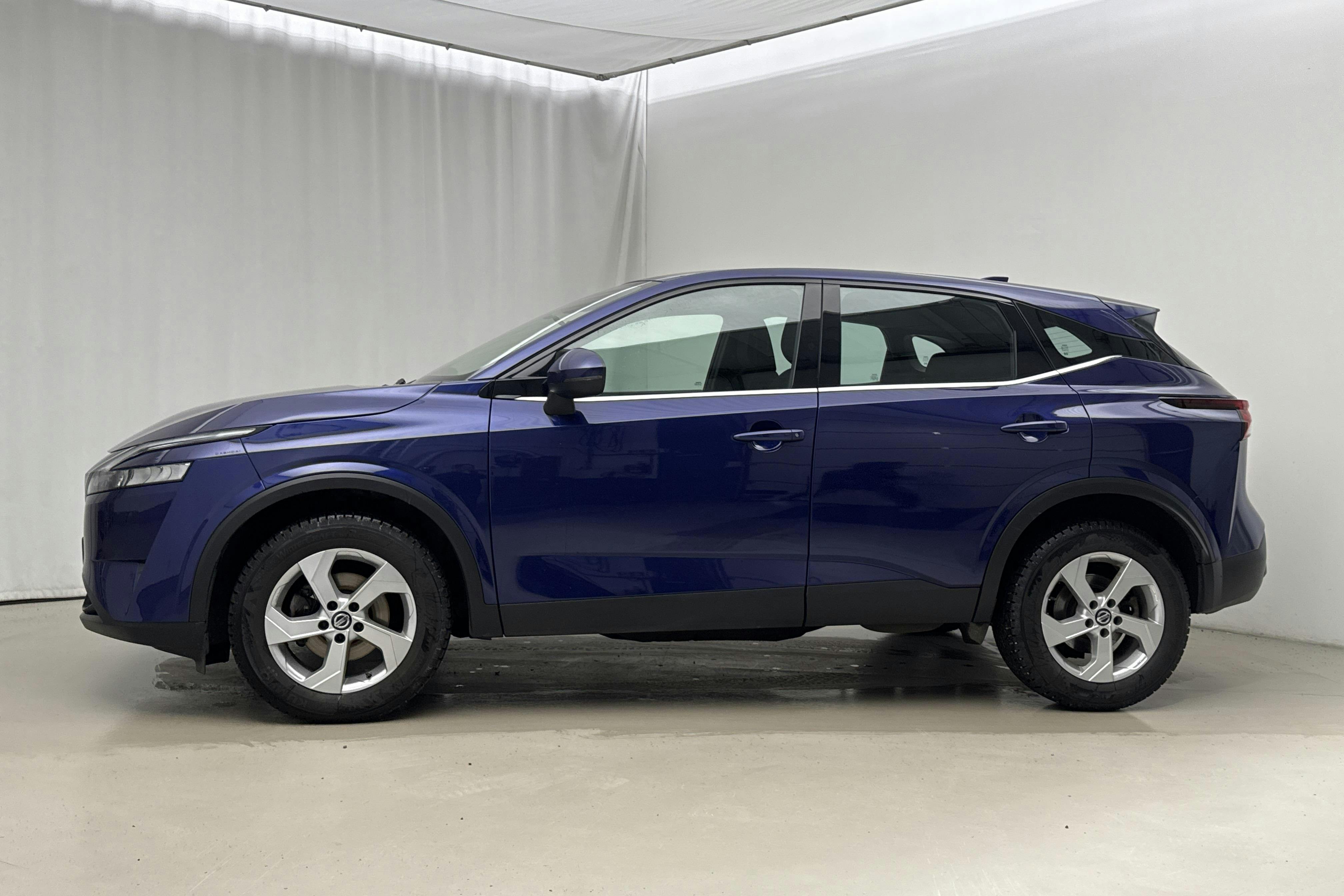 Presentationsfoto 2 av 17: Nissan Qashqai 1.3 MHEV (158hk) - 3 692 mil - Automat - blå - 2022